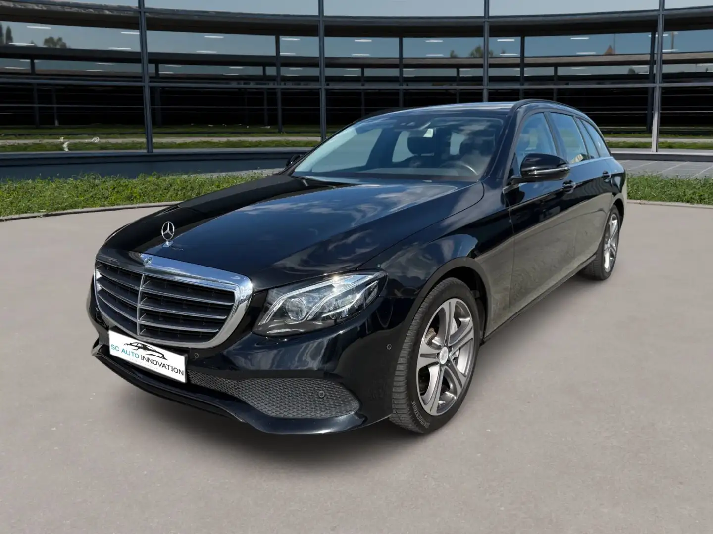 Mercedes-Benz E 400 d 4Matic+LED+SHZ+Kamera+Navi+DAB+ Noir - 1
