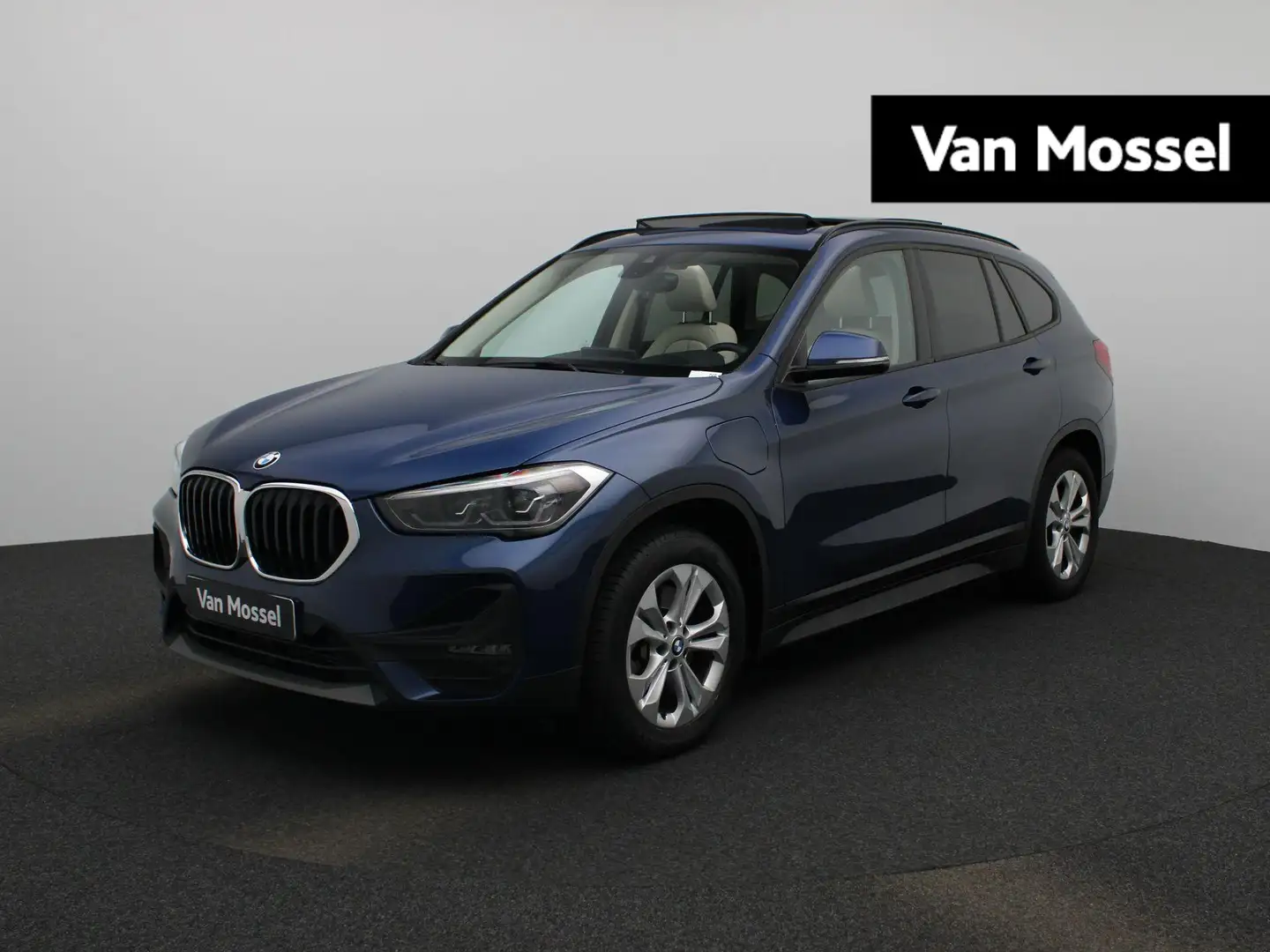 BMW X1 xDrive25e High Executive | LEER | PANO-SCHUIFDAK | Blu/Azzurro - 1