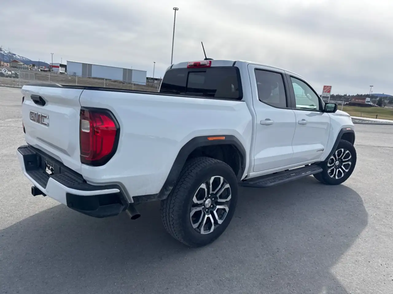 GMC Canyon снимка GMC Canyon