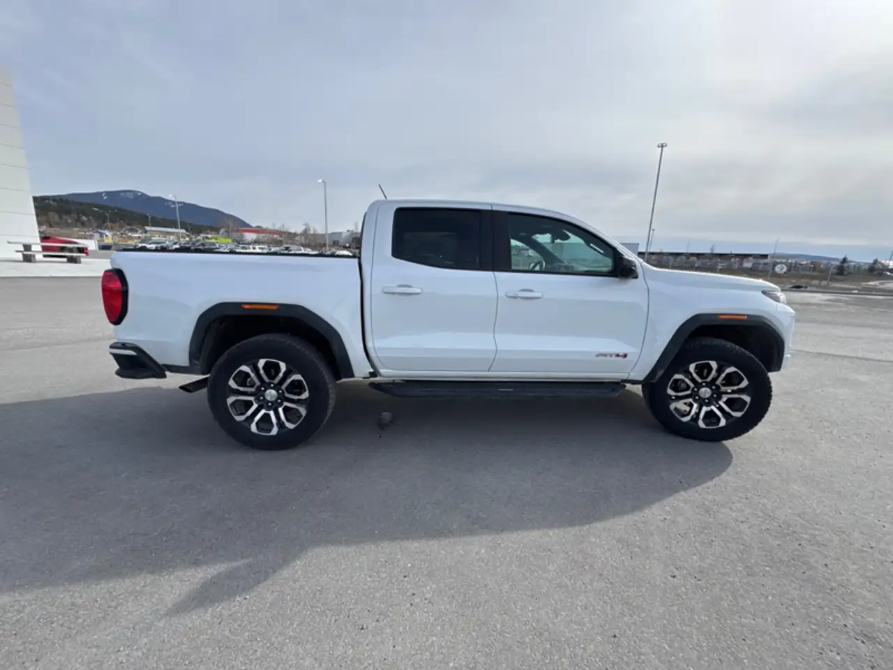 GMC Canyon снимка GMC Canyon