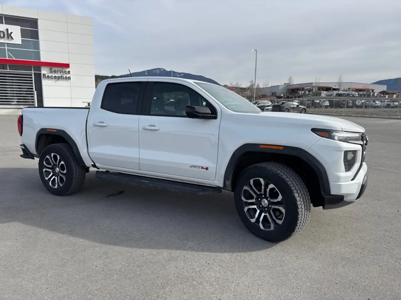 GMC Canyon снимка GMC Canyon