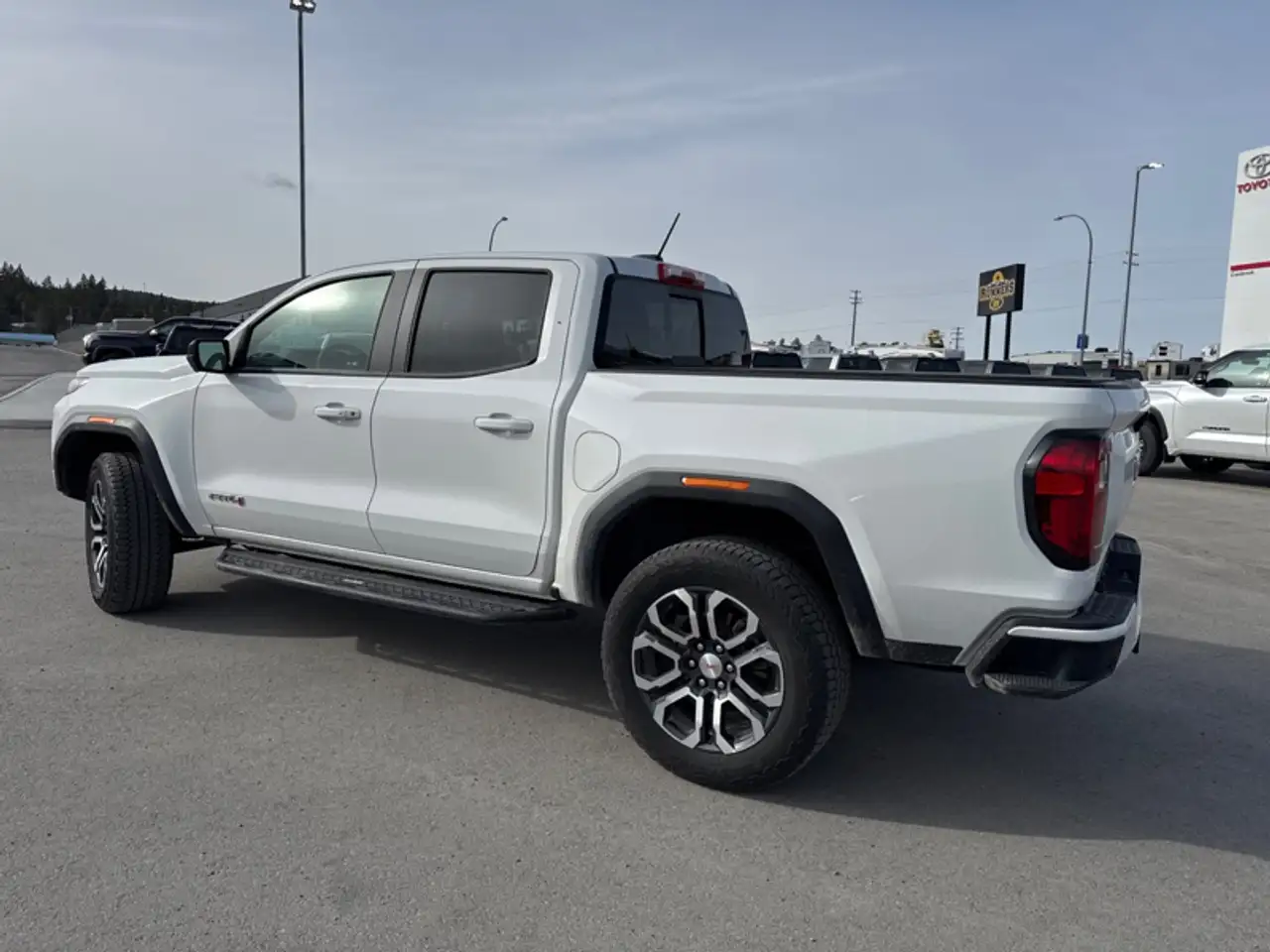 GMC Canyon снимка GMC Canyon