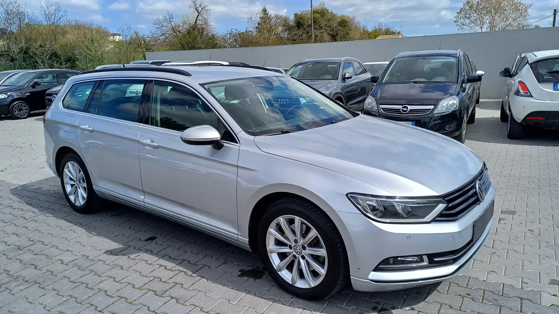 Volkswagen Passat Variant Passat Variant 2.0 tdi Business dsg Plateado - 1
