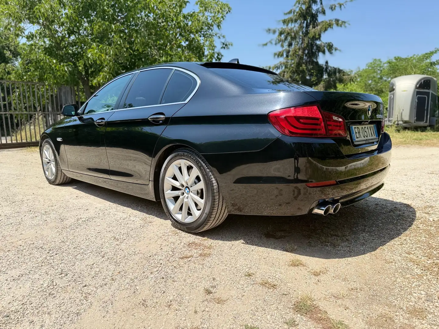 BMW 525 525d Business 218cv auto Nero - 1