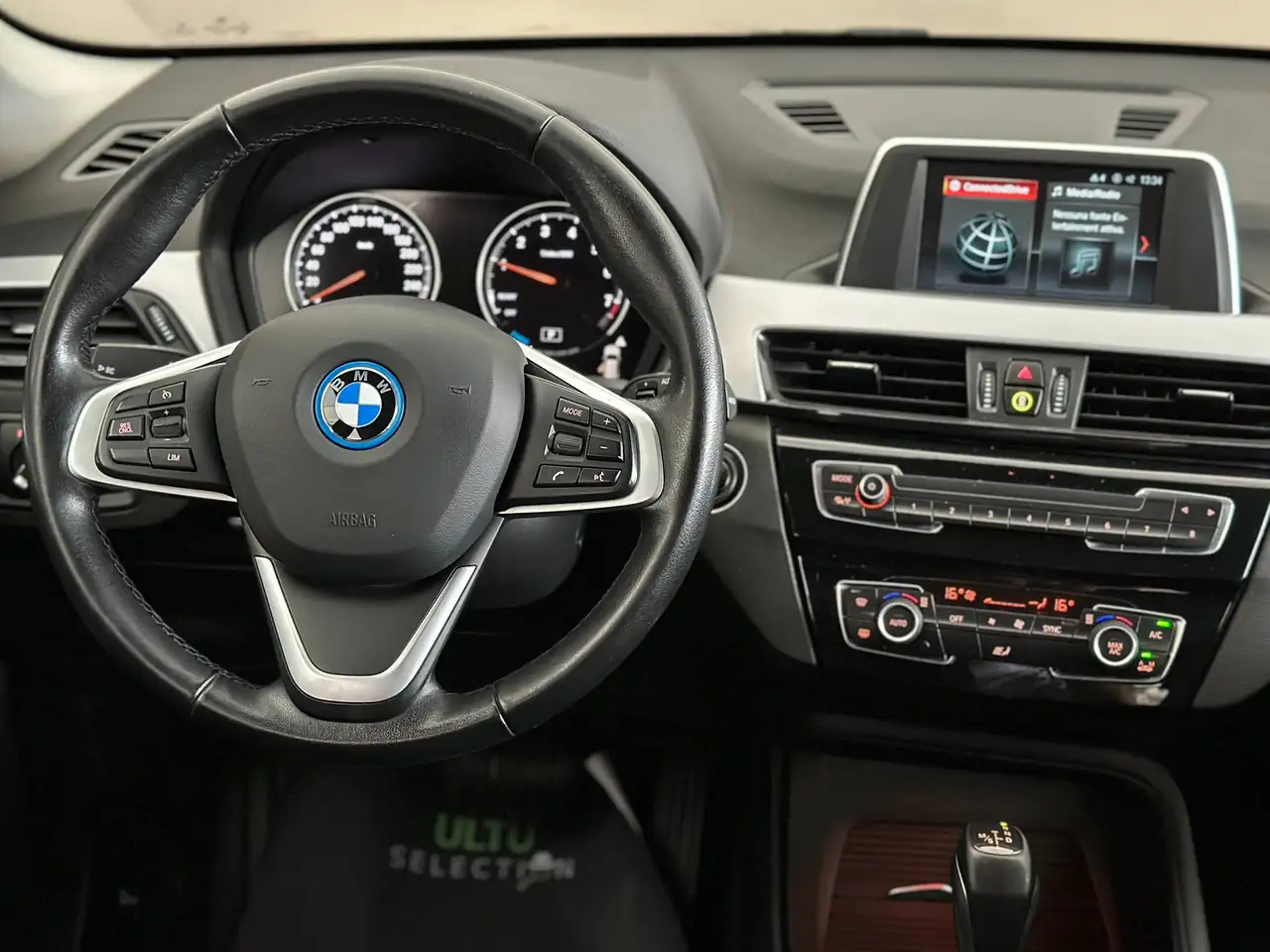2022 BMW X1 xDrive 25e Business auto, photograph 11