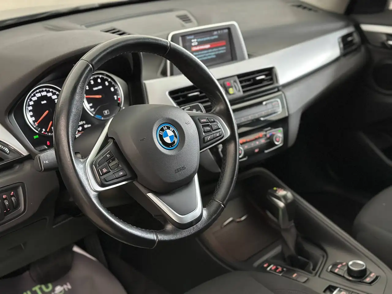 2022 BMW X1 xDrive 25e Business auto, photograph 9