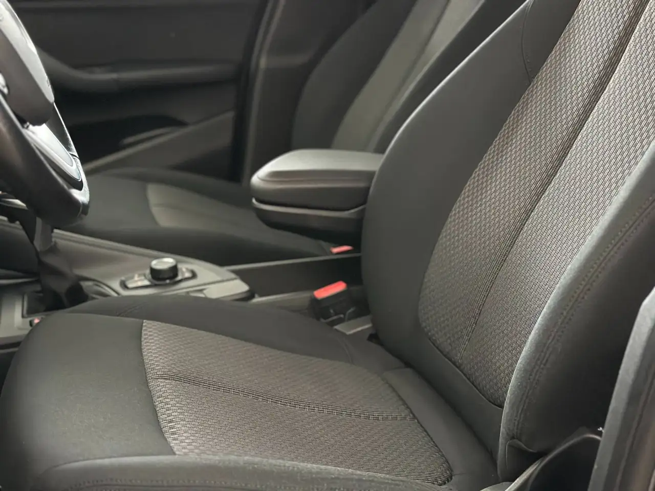 2022 BMW X1 xDrive 25e Business auto, photograph 10