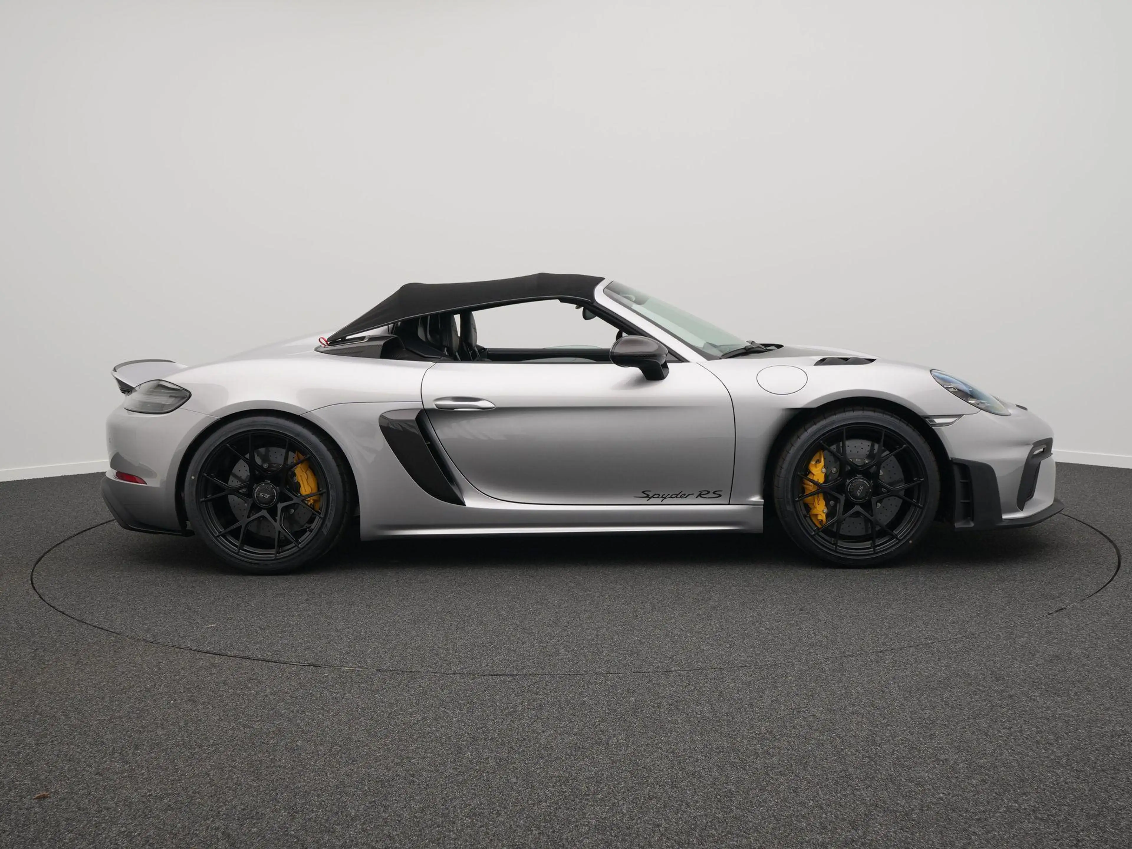 Porsche 718 Spyder RS — photo 6