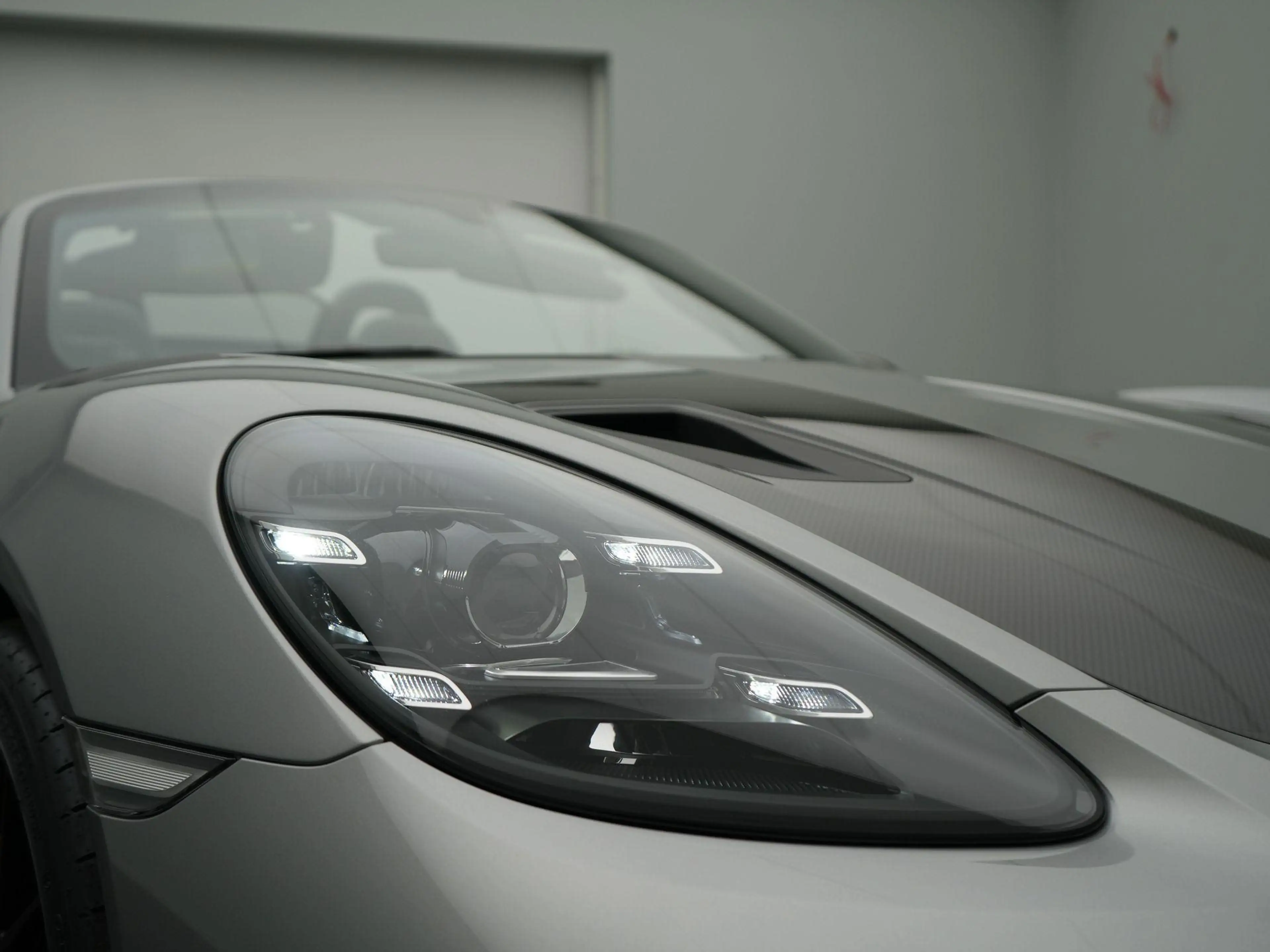 Porsche 718 Spyder RS — photo 13