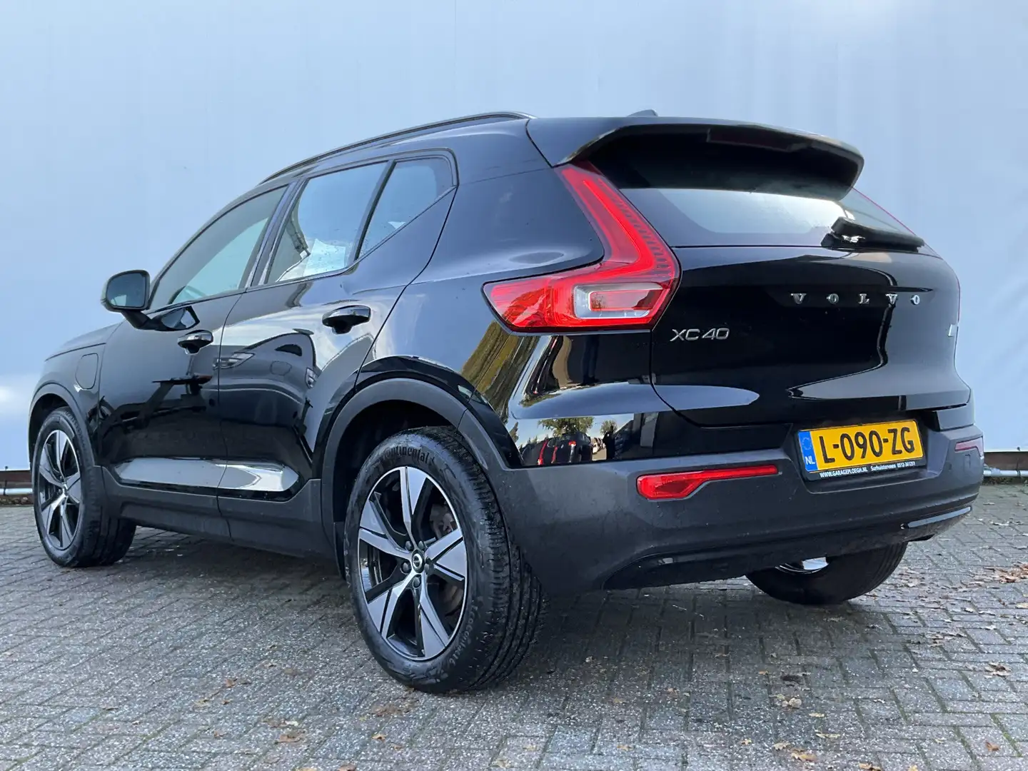 Volvo XC40 1.5 T5 262pk PHEV Recharge R-Design Elek.Trekhaak Nero - 2