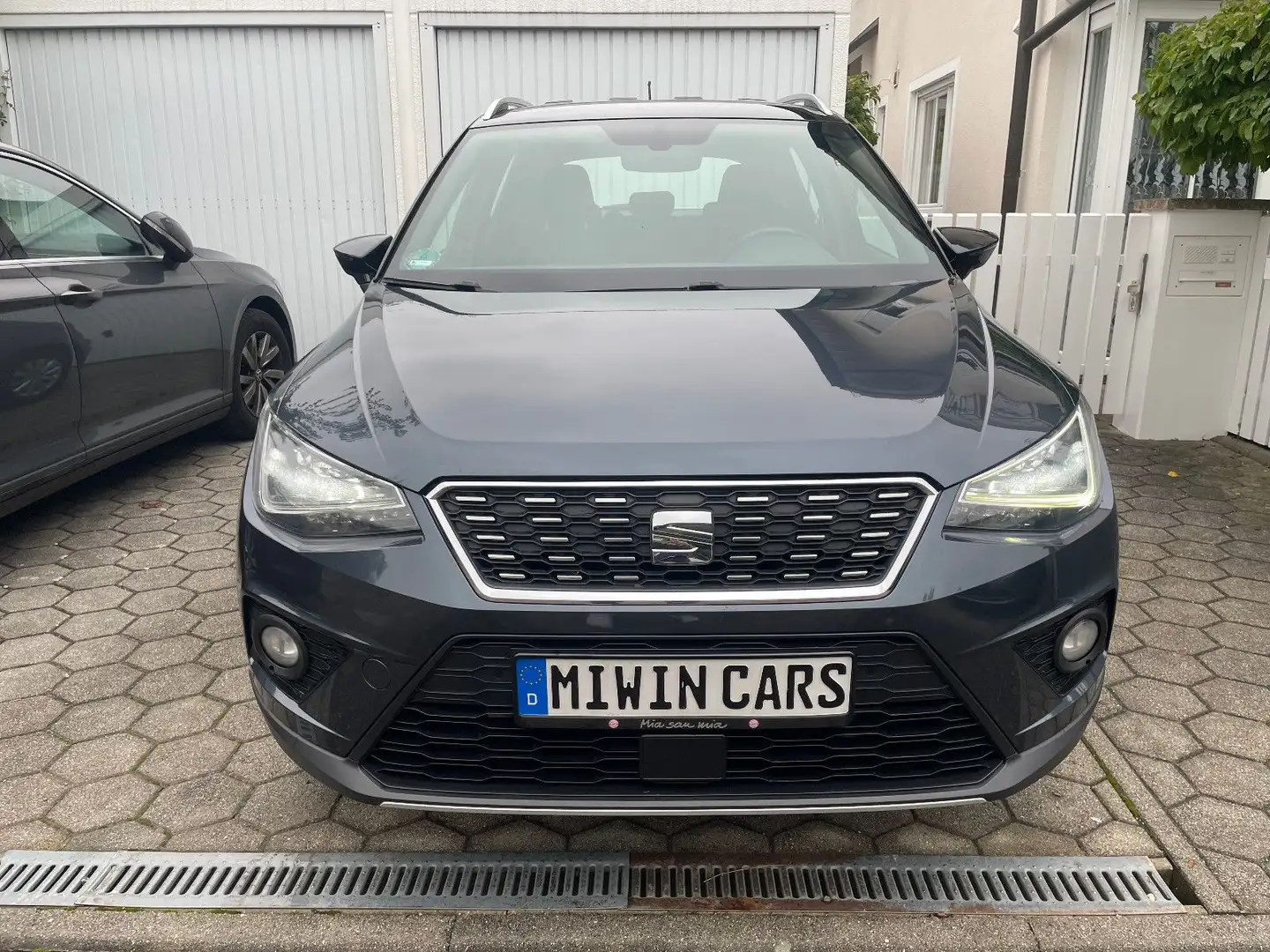 SEAT Arona Xcellence Navi AHK Keyless Go LED Grau - 2