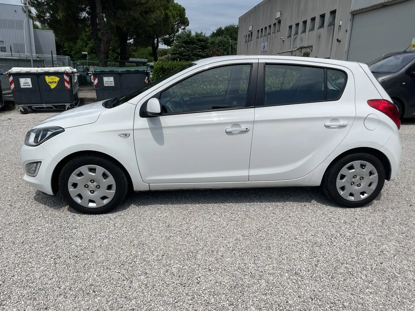 Hyundai i20 i20 5p 1.2 Neopatentati Blanc - 2