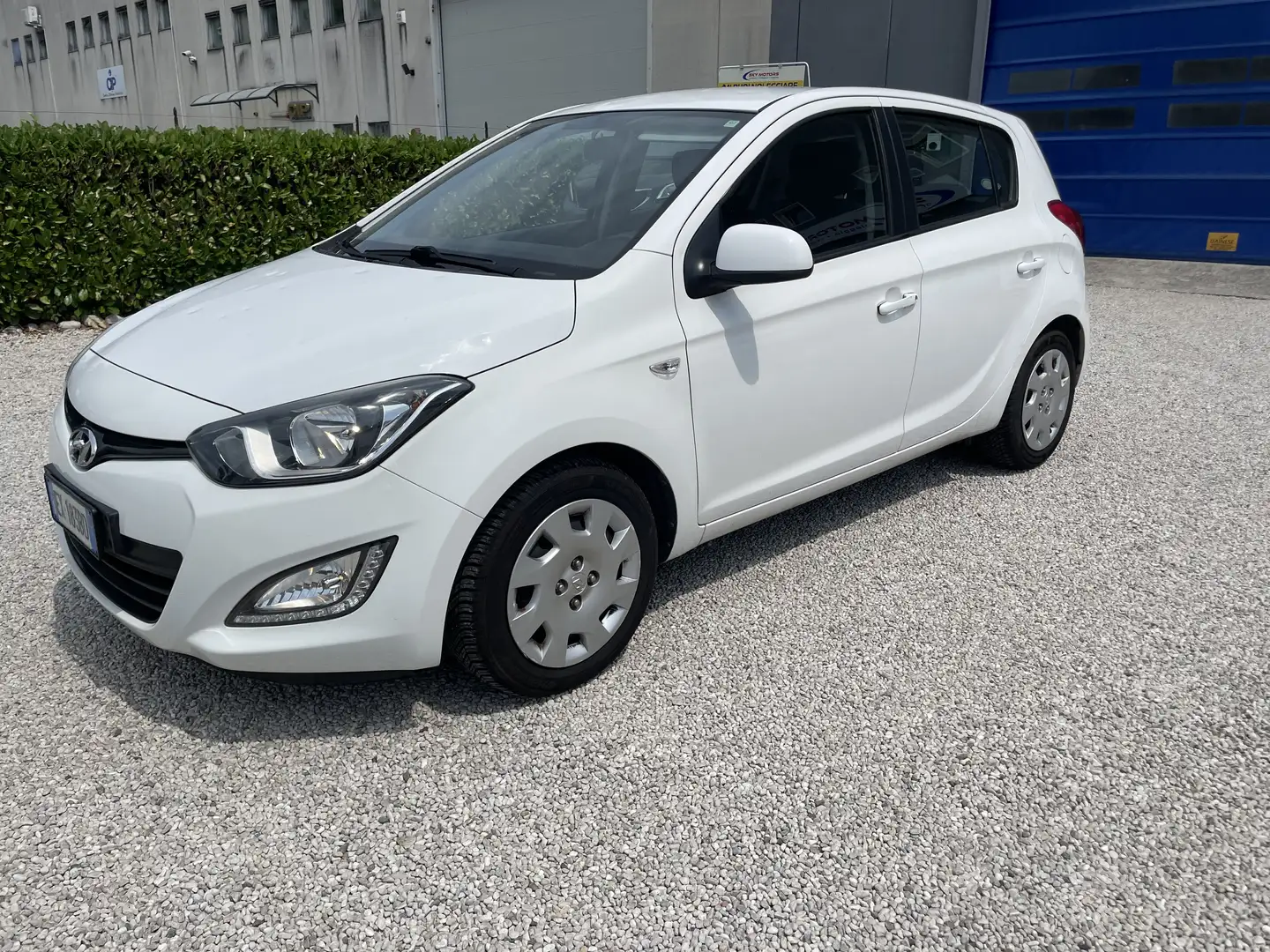 Hyundai i20 i20 5p 1.2 Neopatentati Blanc - 1