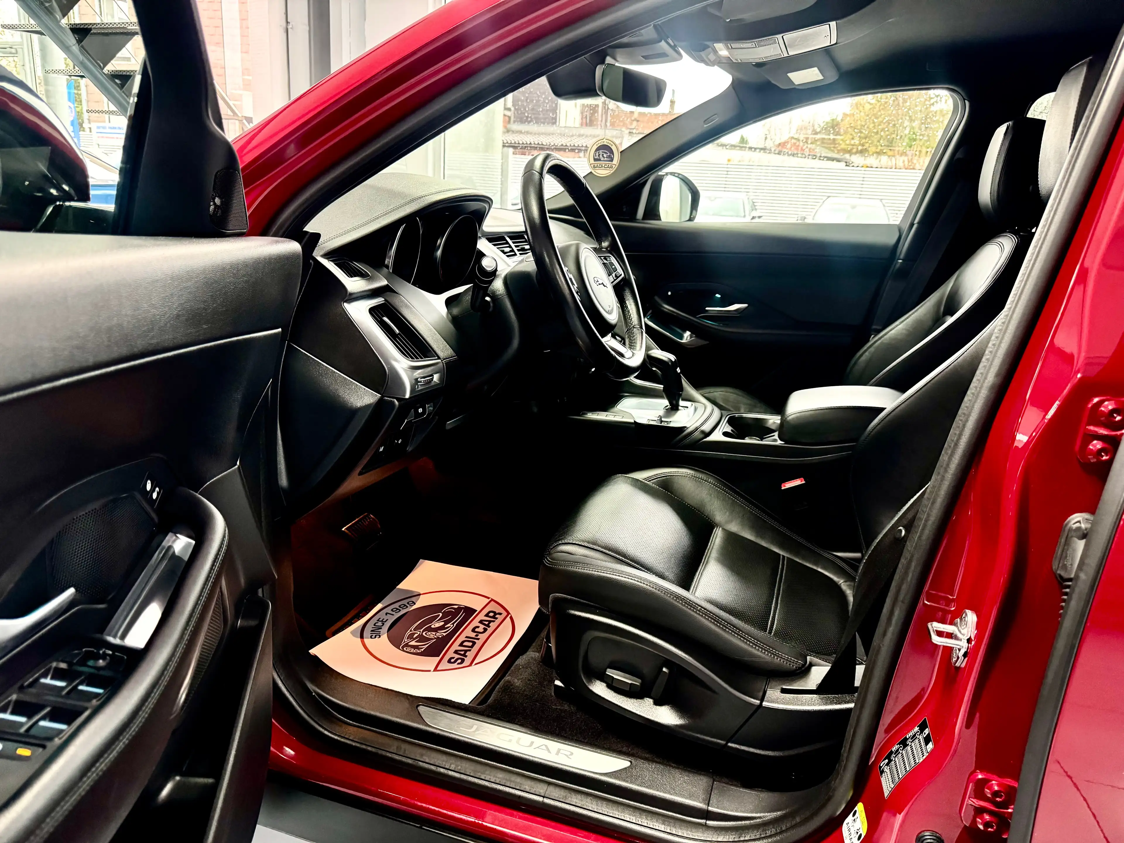 Jaguar E-Pace D150 - 2.0 D 150cv AWD S (4x4) — photo 7