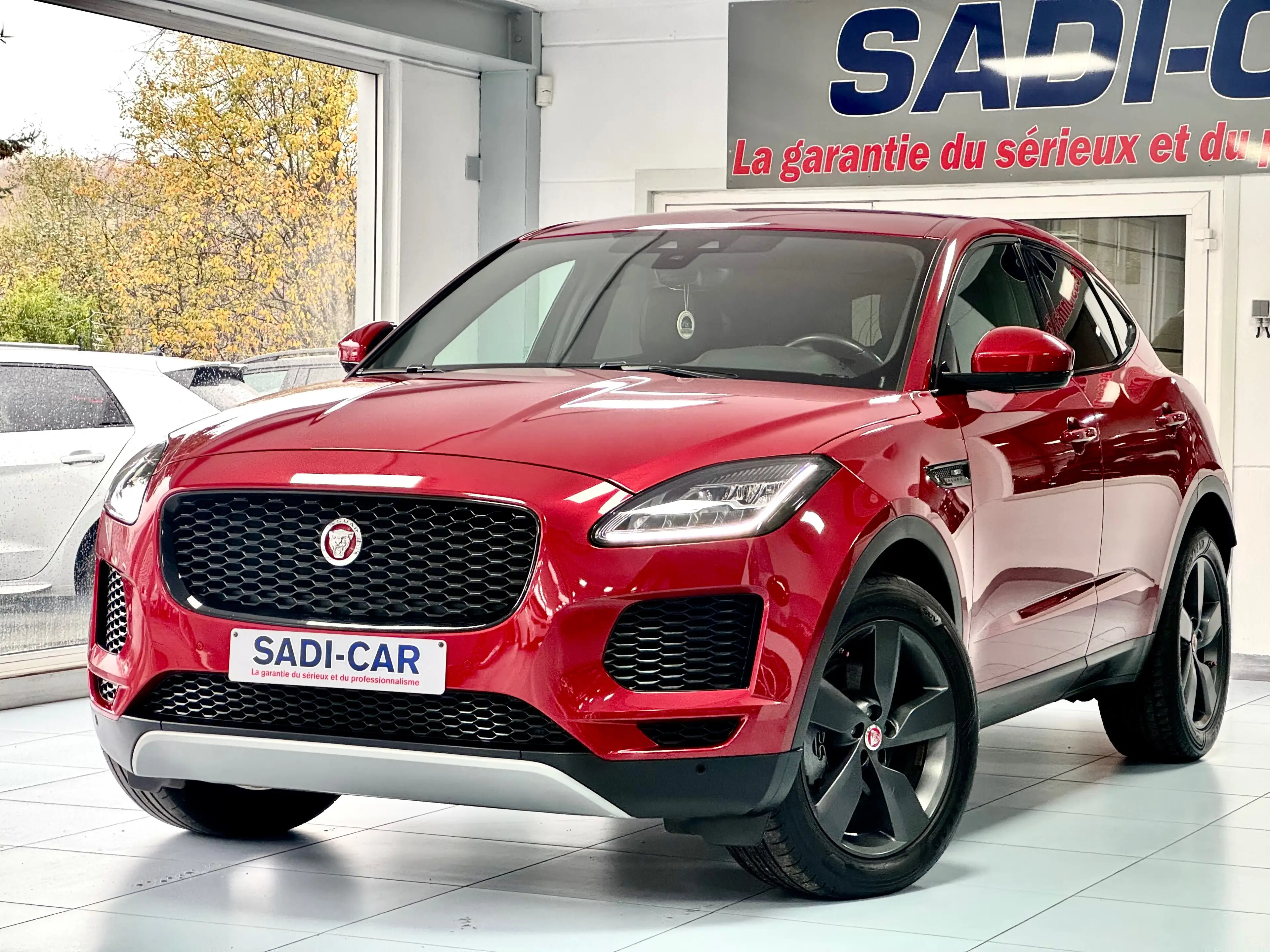 Jaguar E-Pace D150 - 2.0 D 150cv AWD S (4x4) — photo 3