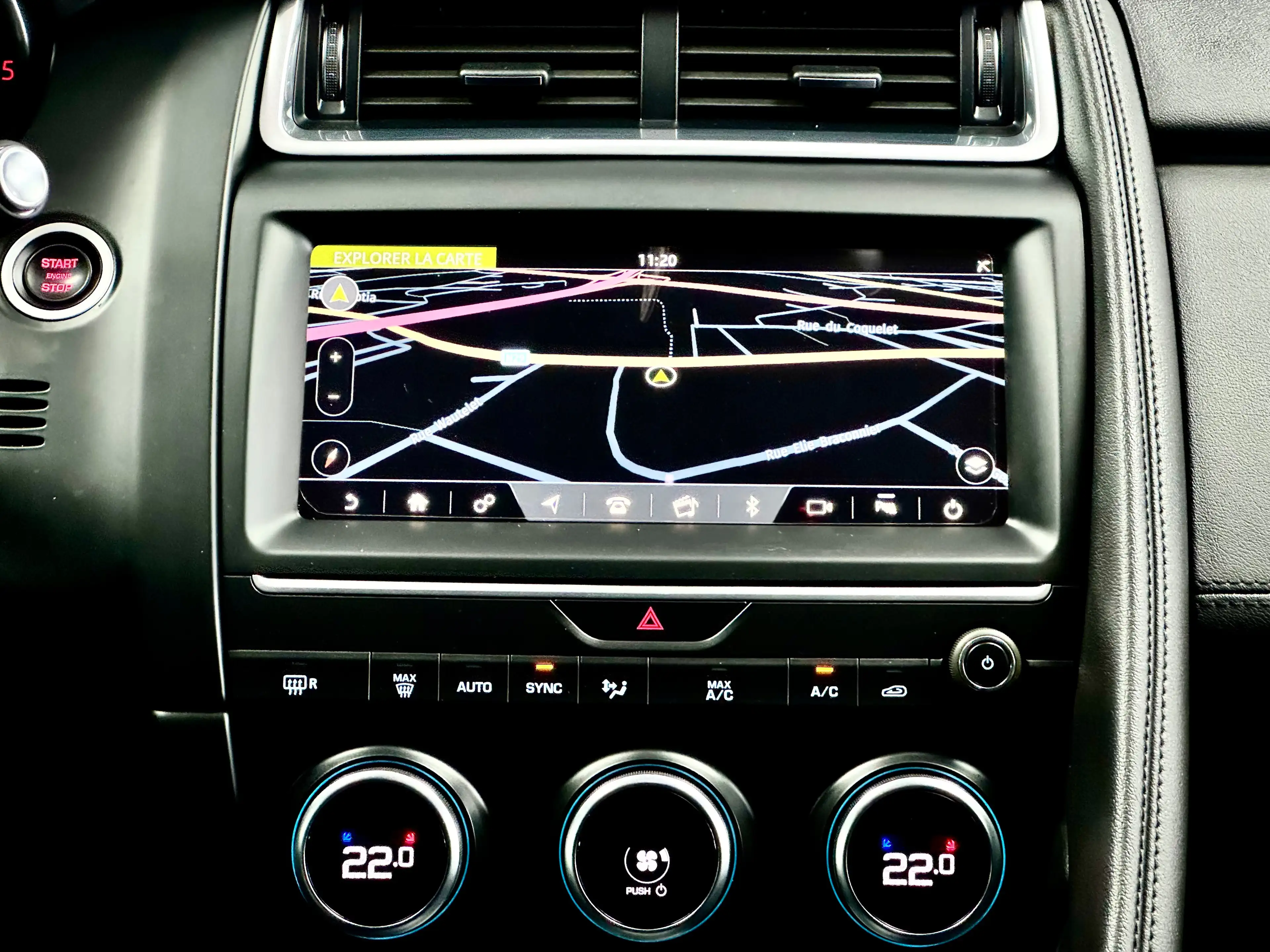 Jaguar E-Pace D150 - 2.0 D 150cv AWD S (4x4) — photo 11
