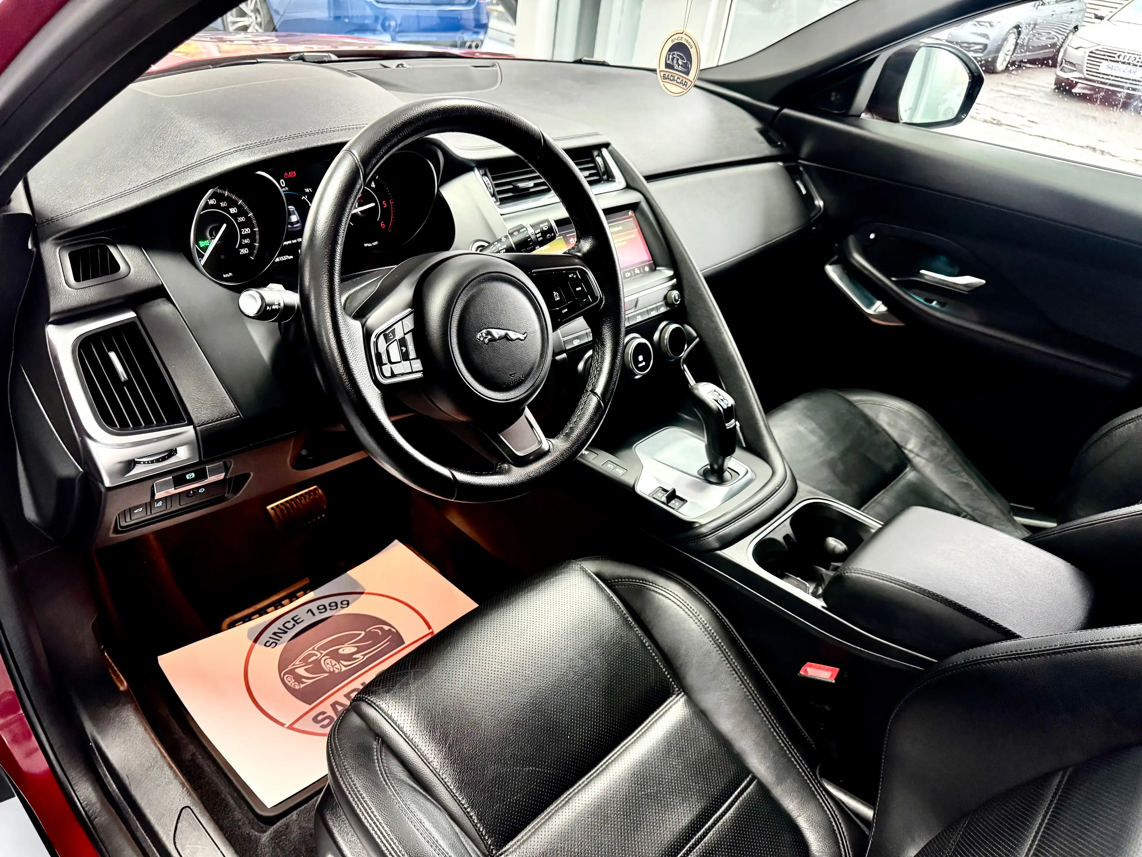 Jaguar E-Pace D150 - 2.0 D 150cv AWD S (4x4) — photo 8