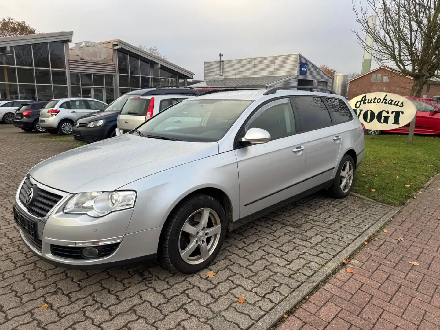 Volkswagen Passat Variant Trendline Argent - 1