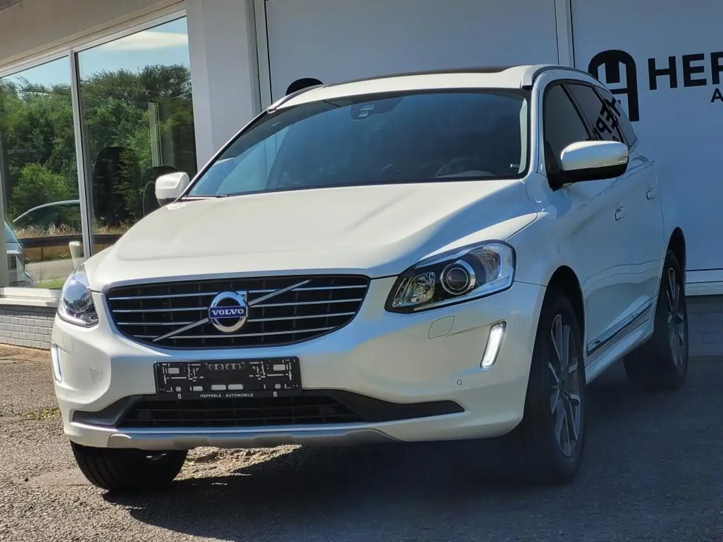 Volvo XC60 Summum 2WD XENON+MEMORY+PANO+KAMERA+19ZOLL Blanco - 2