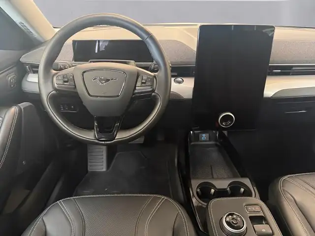 Ford Mustang view 12