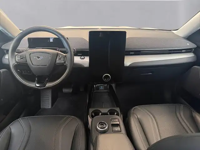 Ford Mustang view 11