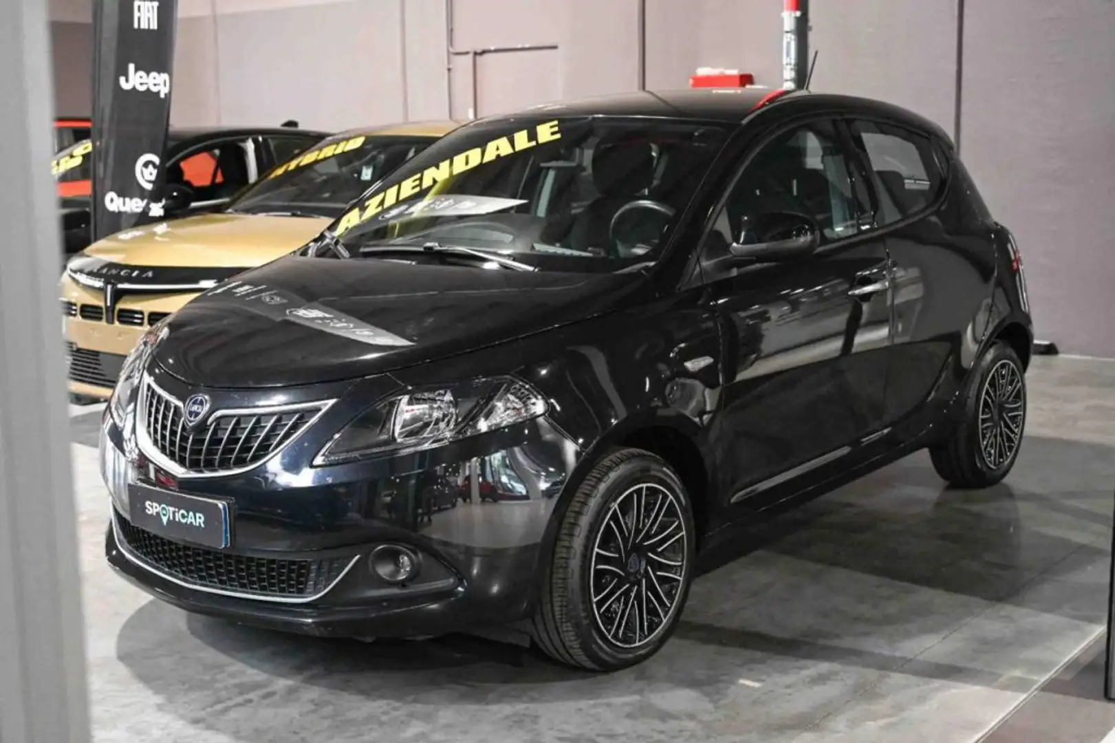 Lancia Ypsilon 1.0 FireFly 5 porte S&S Hybrid Gold Чорний - 1