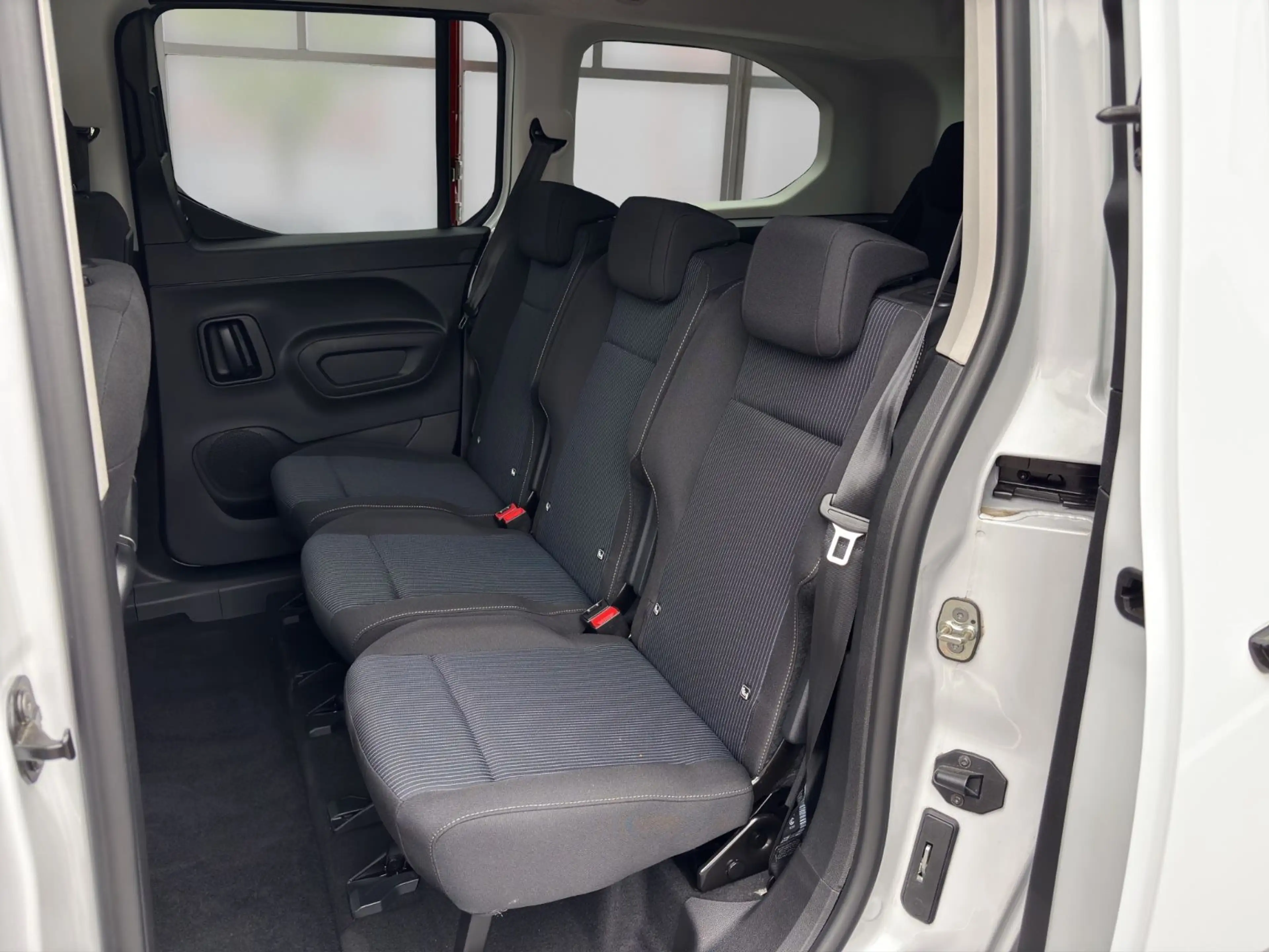 Fiat Doblo L2 Maxi 7-Sitzer*Kamera*Blis*Winterpaket — photo 17