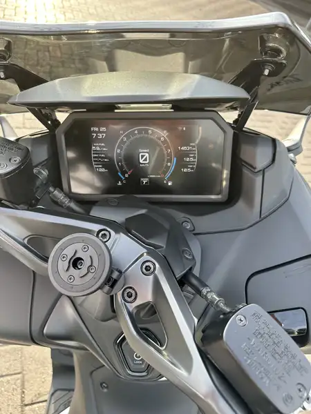 Yamaha TMAX 560 - foto 8