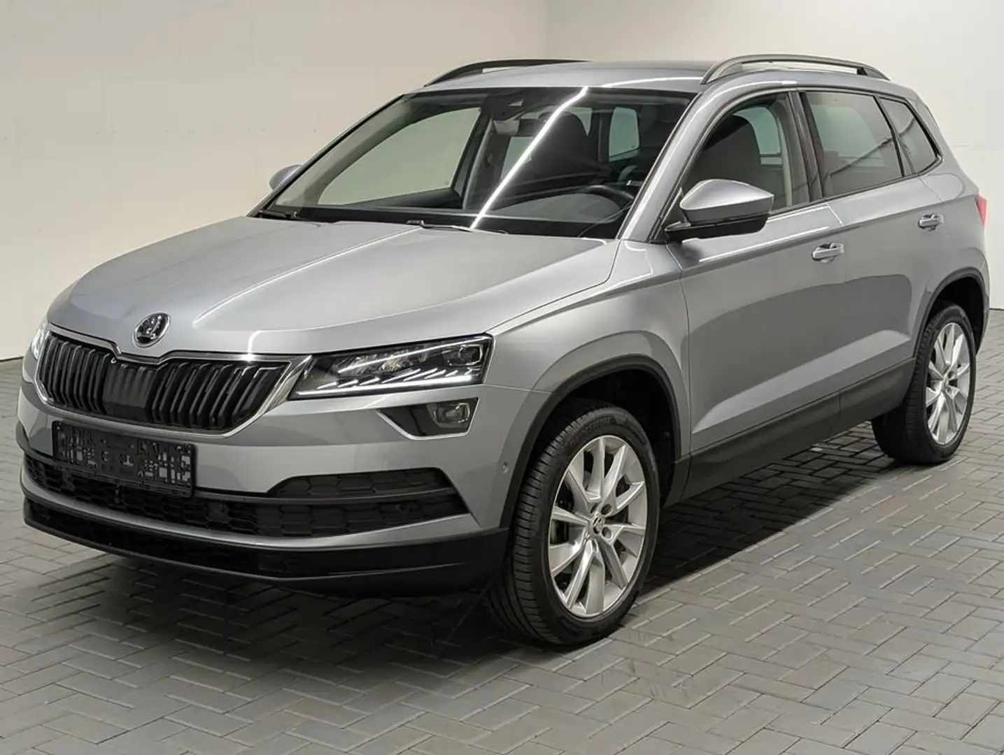 Skoda Karoq Style LED/Kam/VirCo/Navi/SHZ/18-Zoll Grau - 1