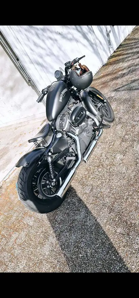 Harley-Davidson Iron 883