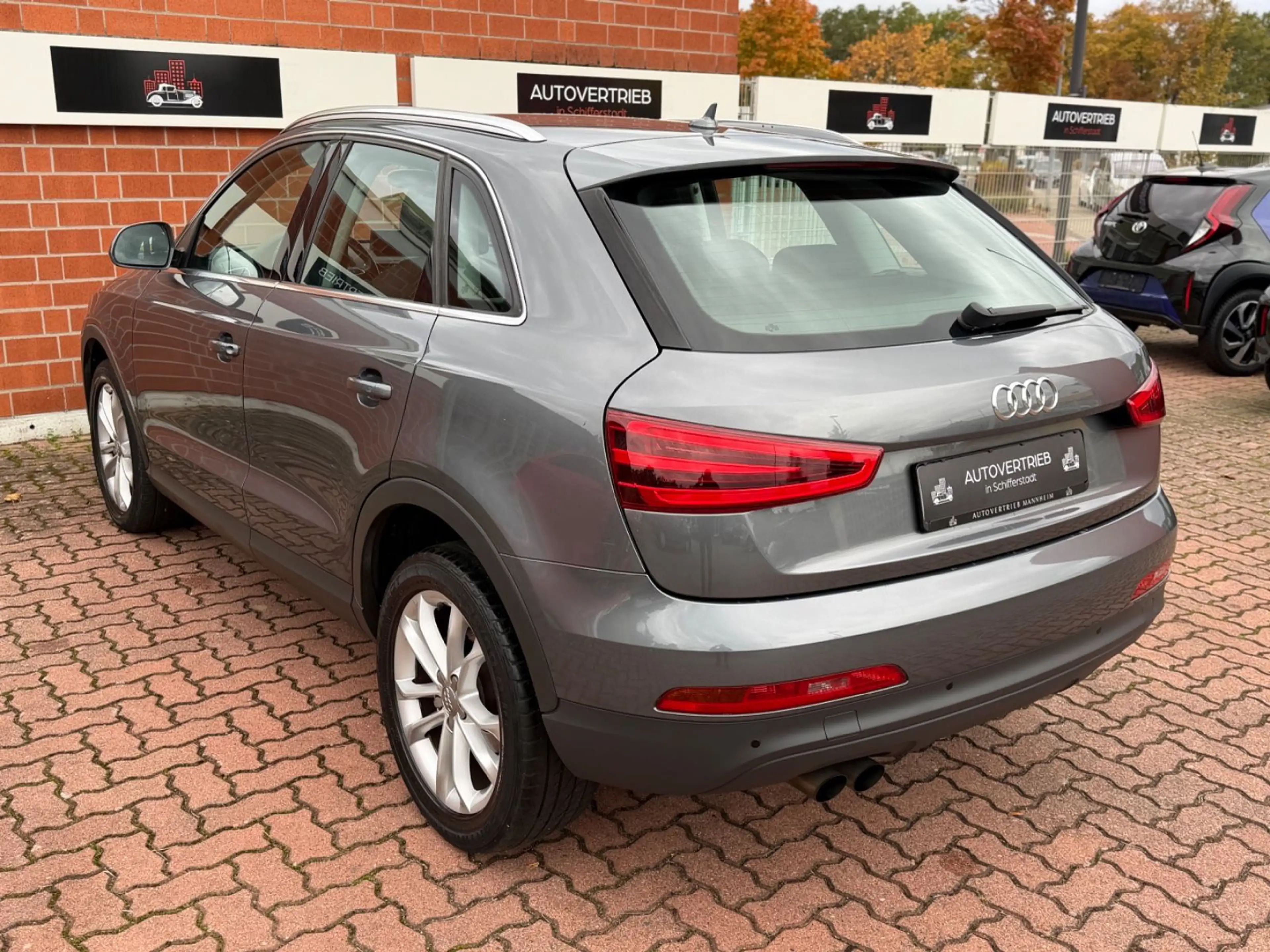 Audi Q3 2.0 TDI /XENON/NAVI/1.HAND/PDC/SHZ/MFL — photo 6