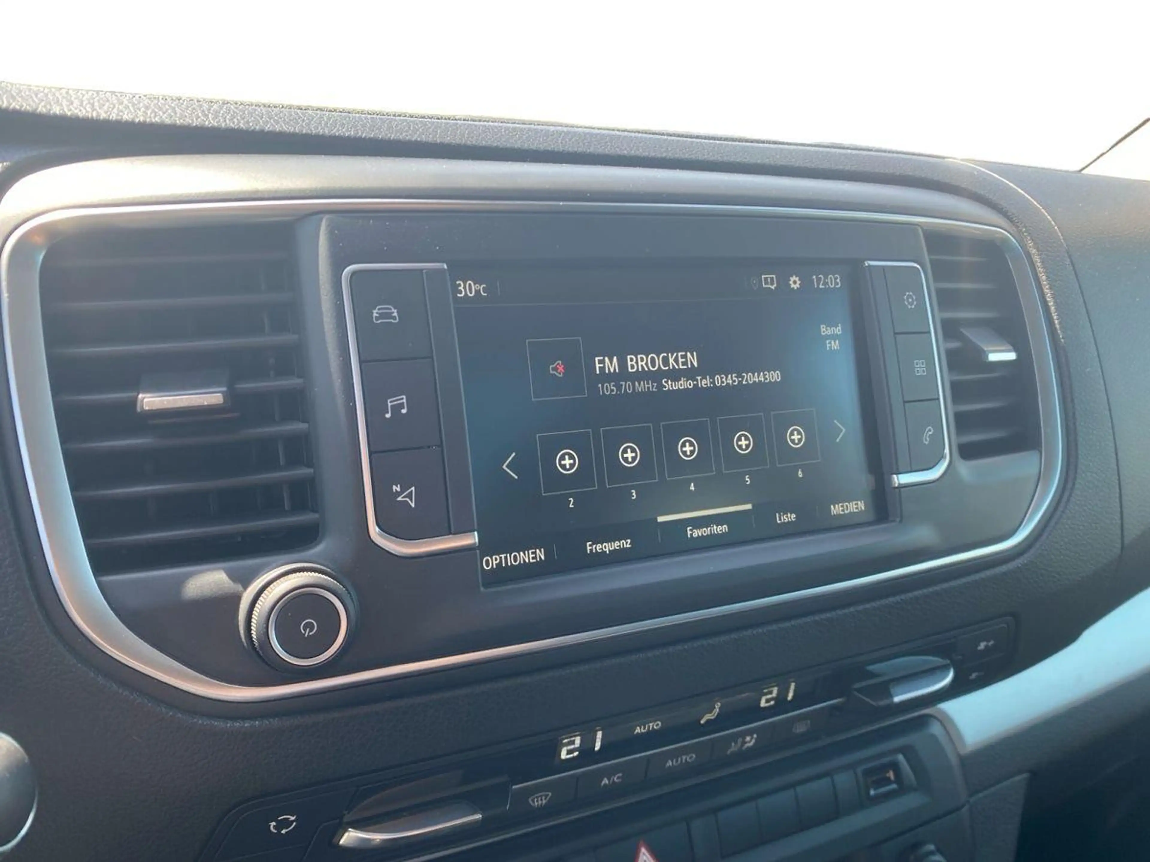 Opel Zafira Life 2.0 CDTI — photo 10