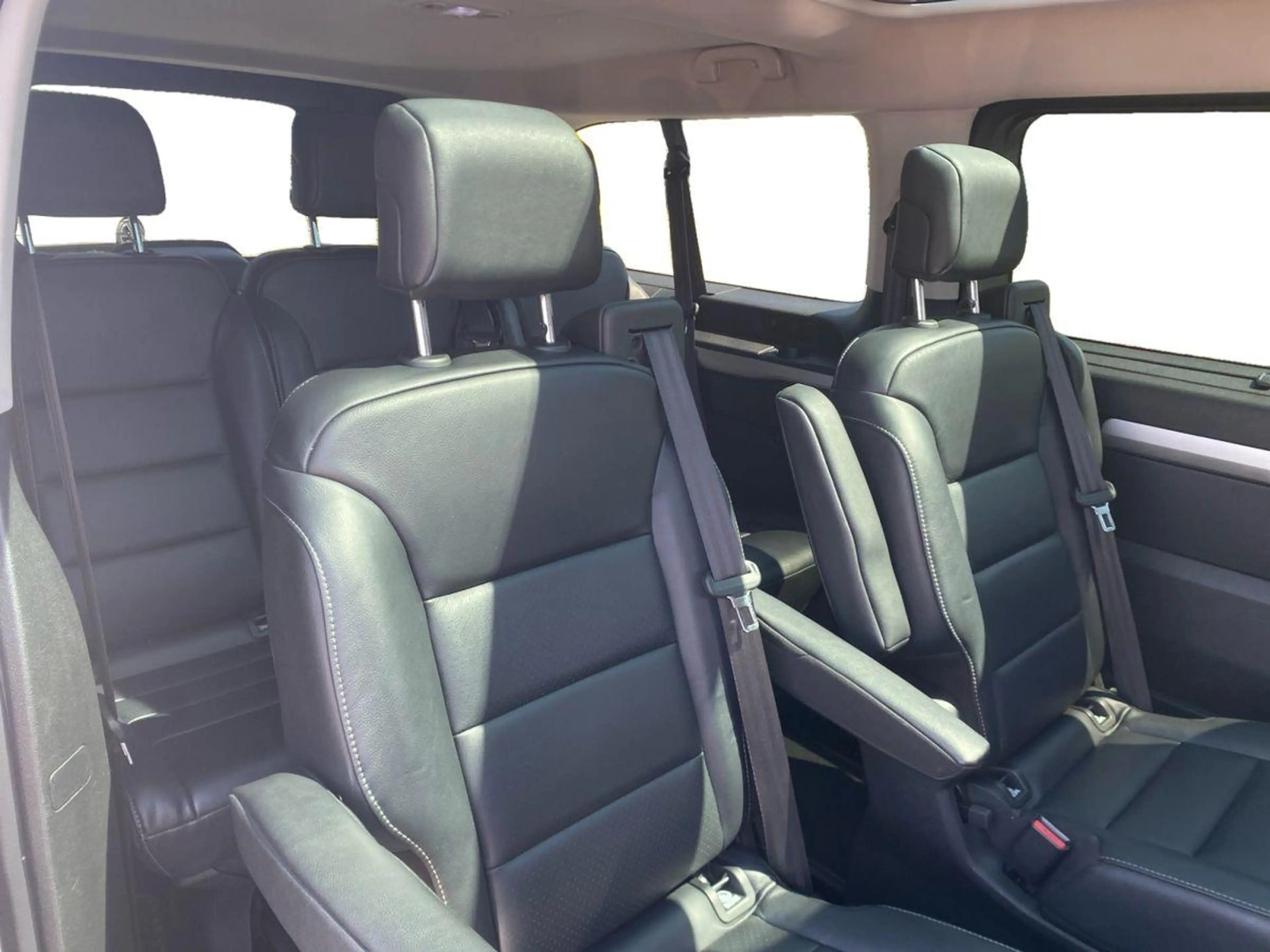 Opel Zafira Life 2.0 CDTI — photo 14