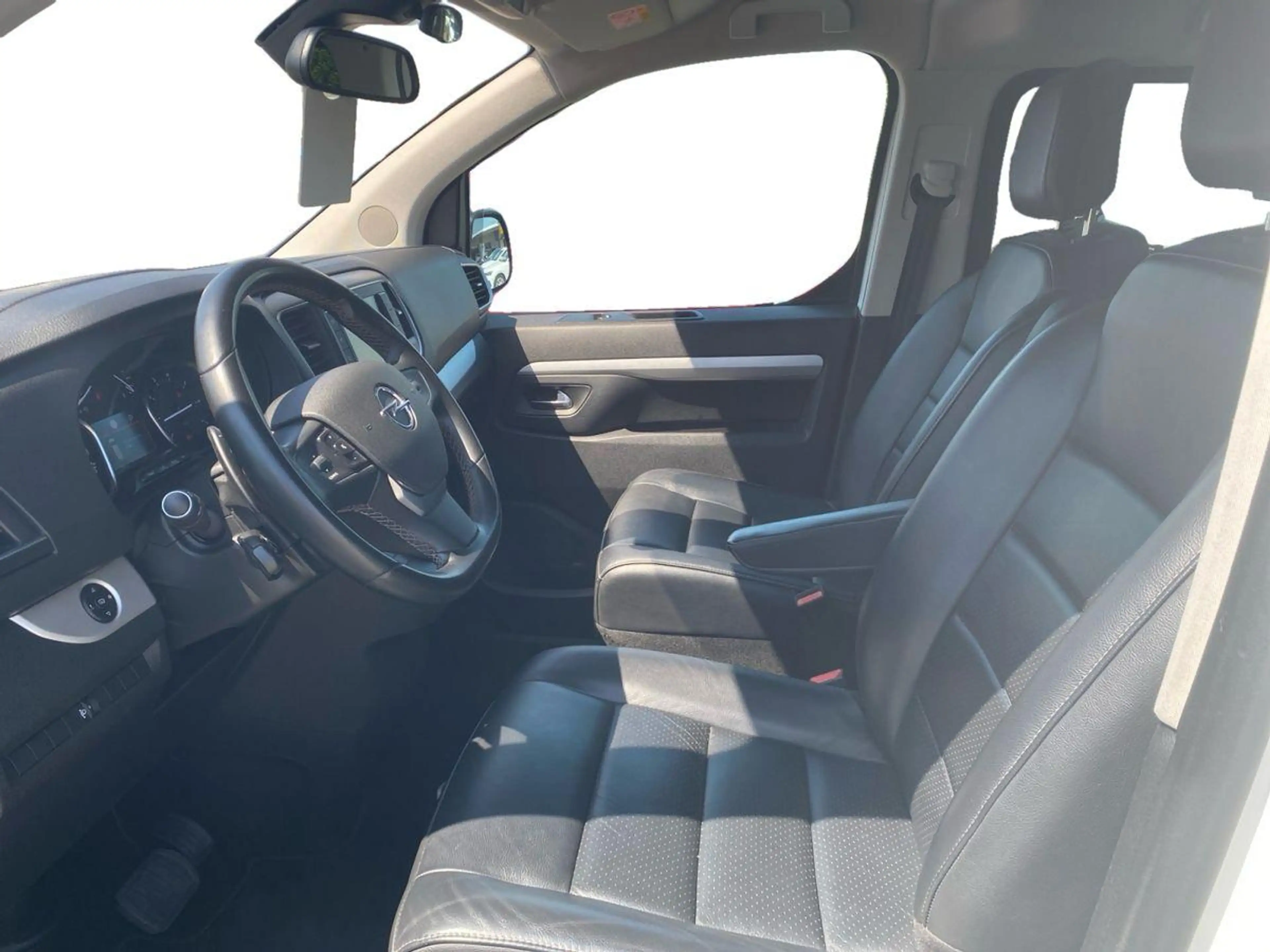 Opel Zafira Life 2.0 CDTI — photo 6