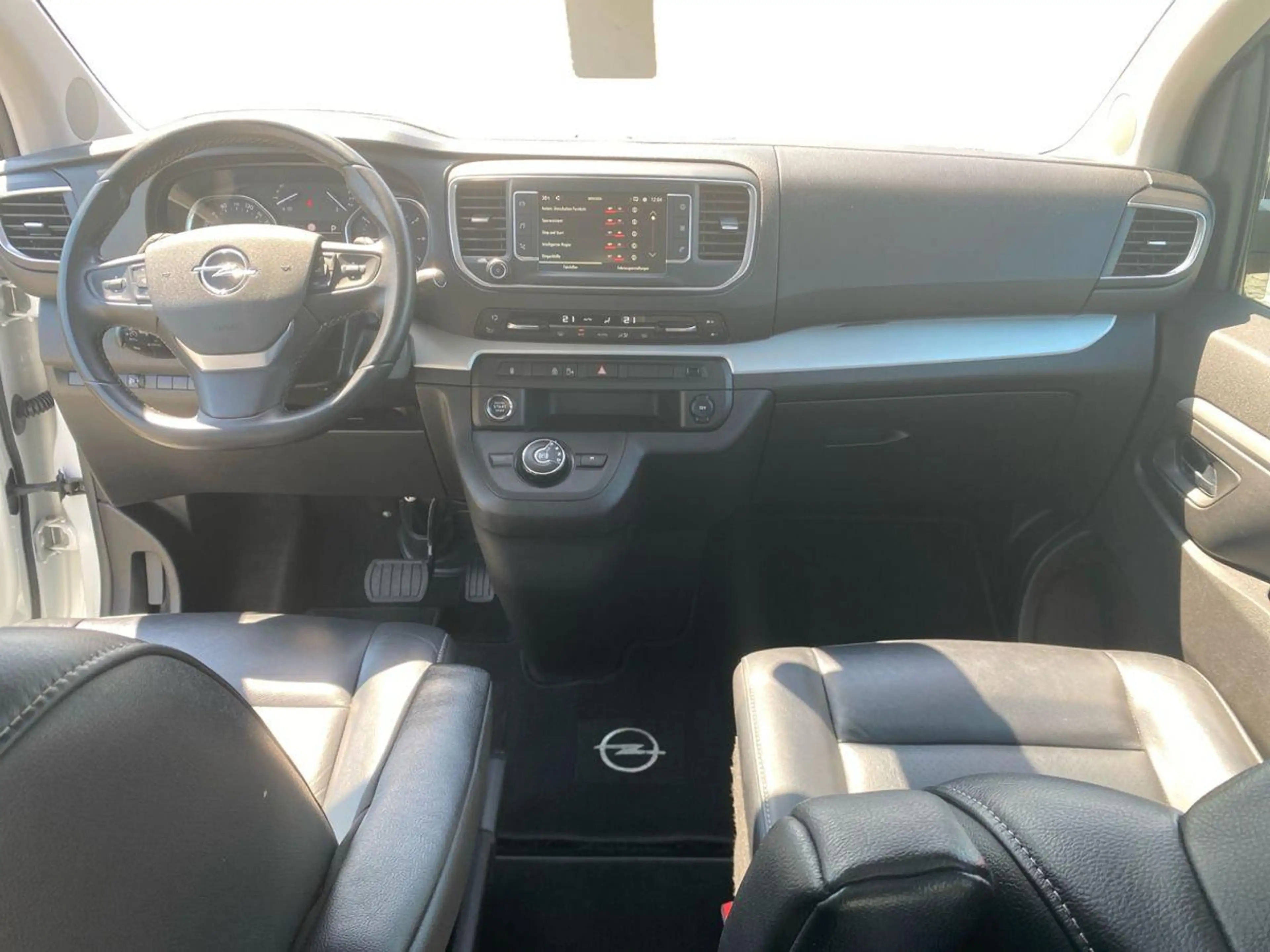 Opel Zafira Life 2.0 CDTI — photo 15