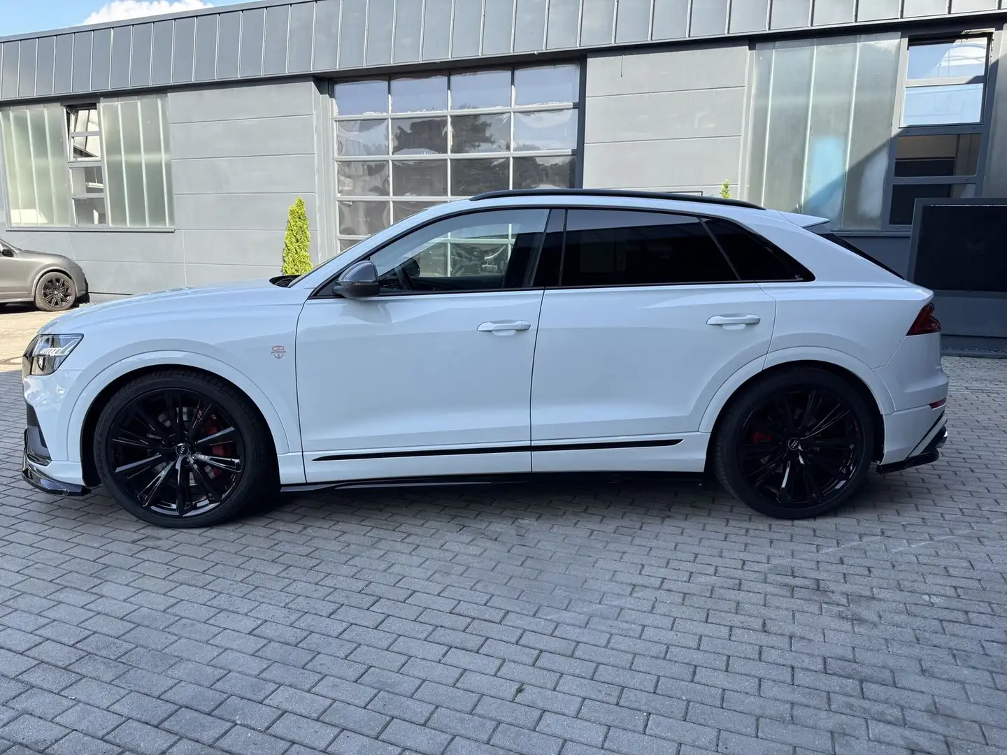 Audi SQ8 4.0 TDI quattro S-LINE +PANO+AHK+SPORTSITZE Bílá - 2