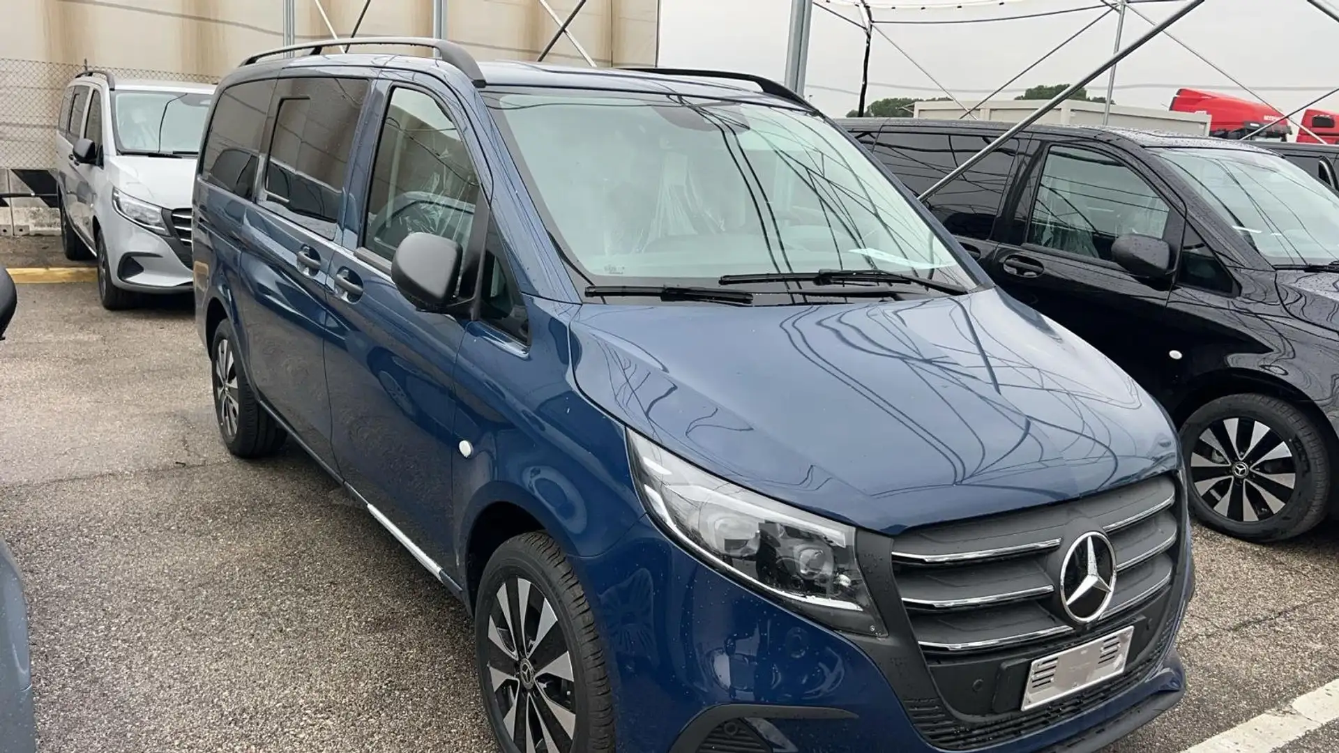 Mercedes-Benz Vito 116 CDI Mixto SELECT LONG 4X4 Blau - 2