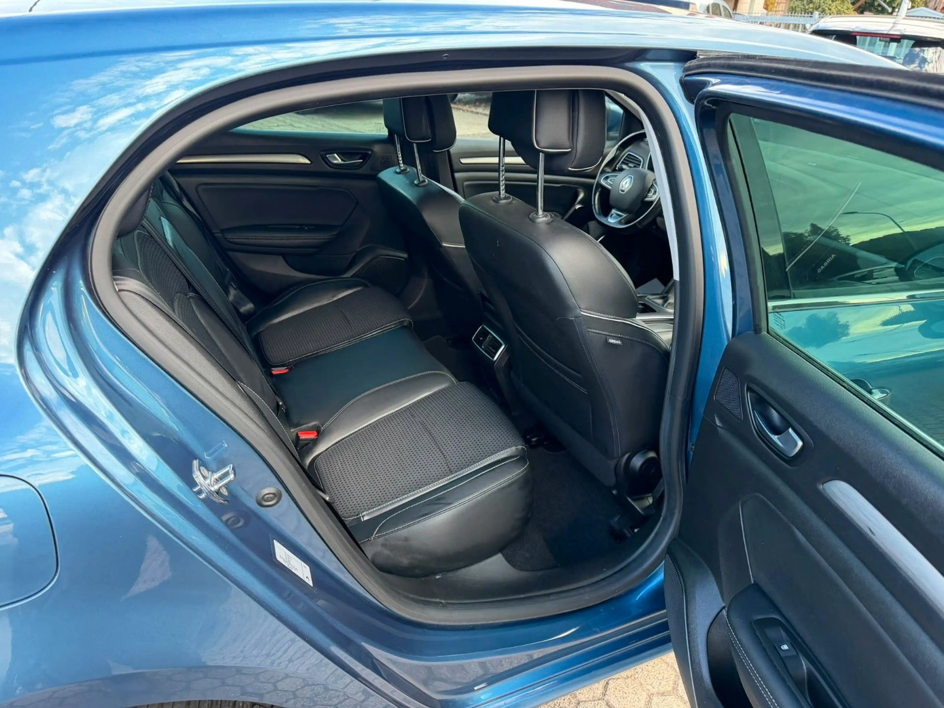 Renault Megane IV BOSE-Edition — photo 10