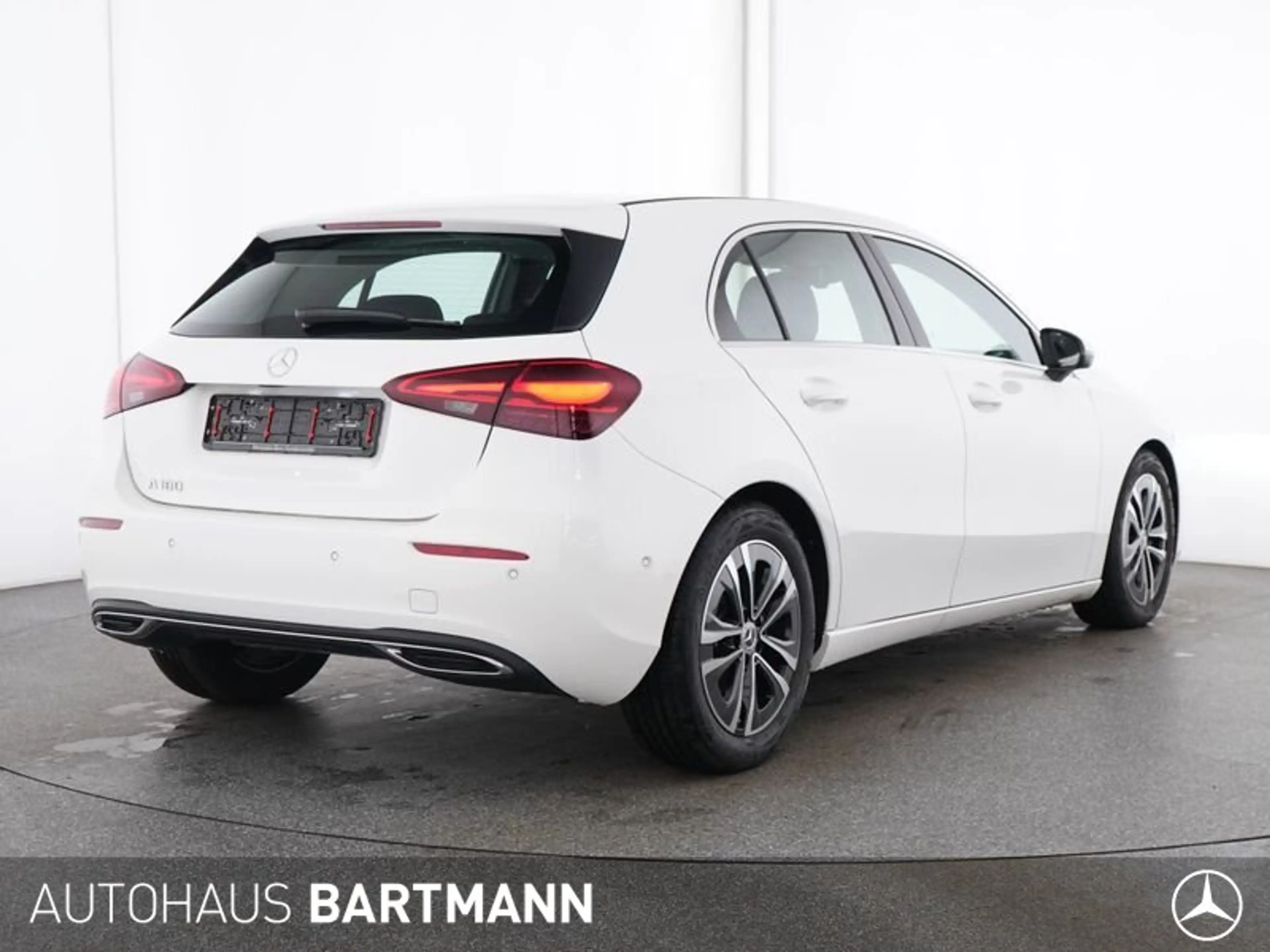 Mercedes-Benz A 180 A 180 JungerStern+PROGRESSIVE KAMERA+LED+SZH+MBUX — photo 2