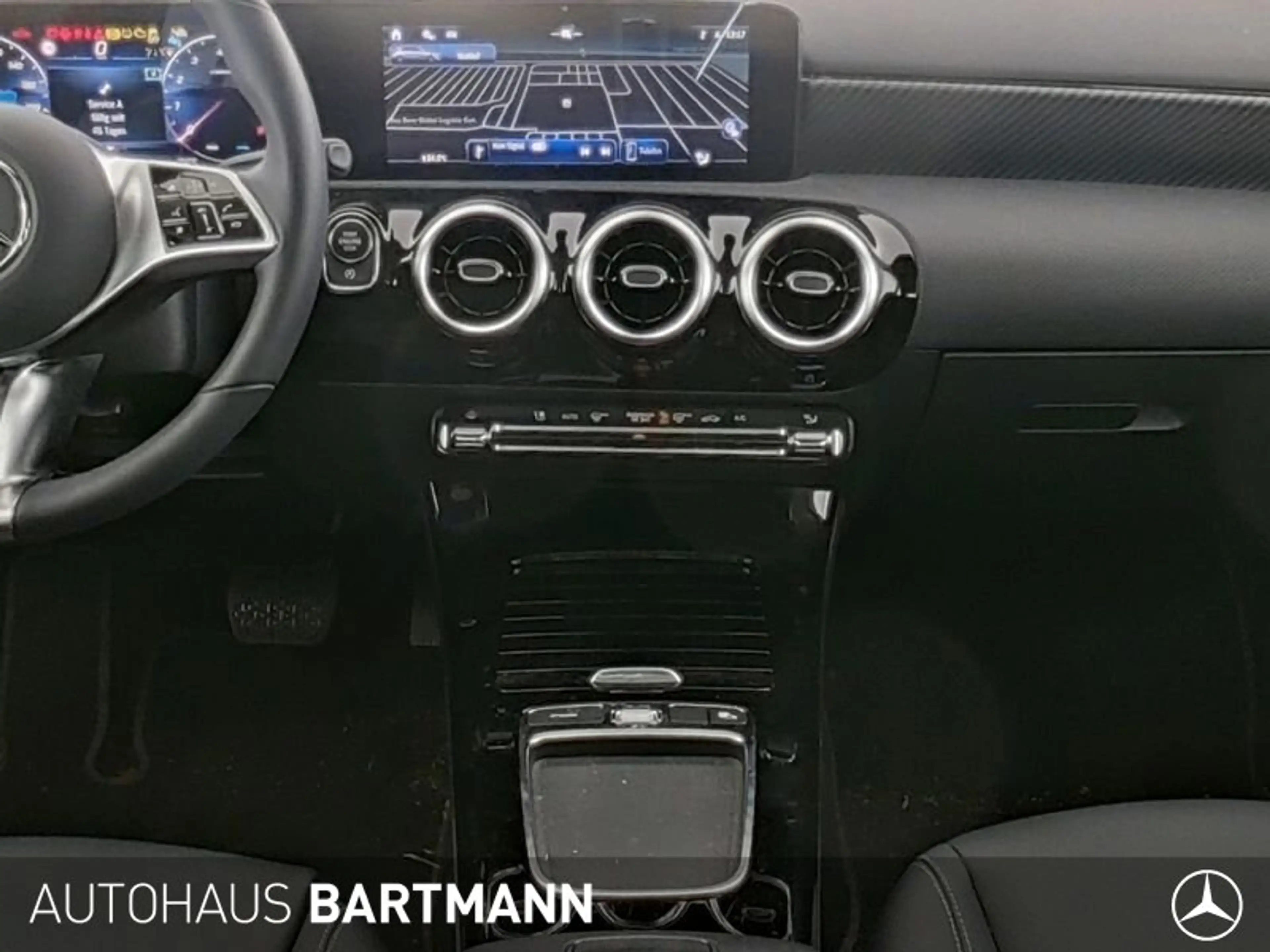 Mercedes-Benz A 180 A 180 JungerStern+PROGRESSIVE KAMERA+LED+SZH+MBUX — photo 8