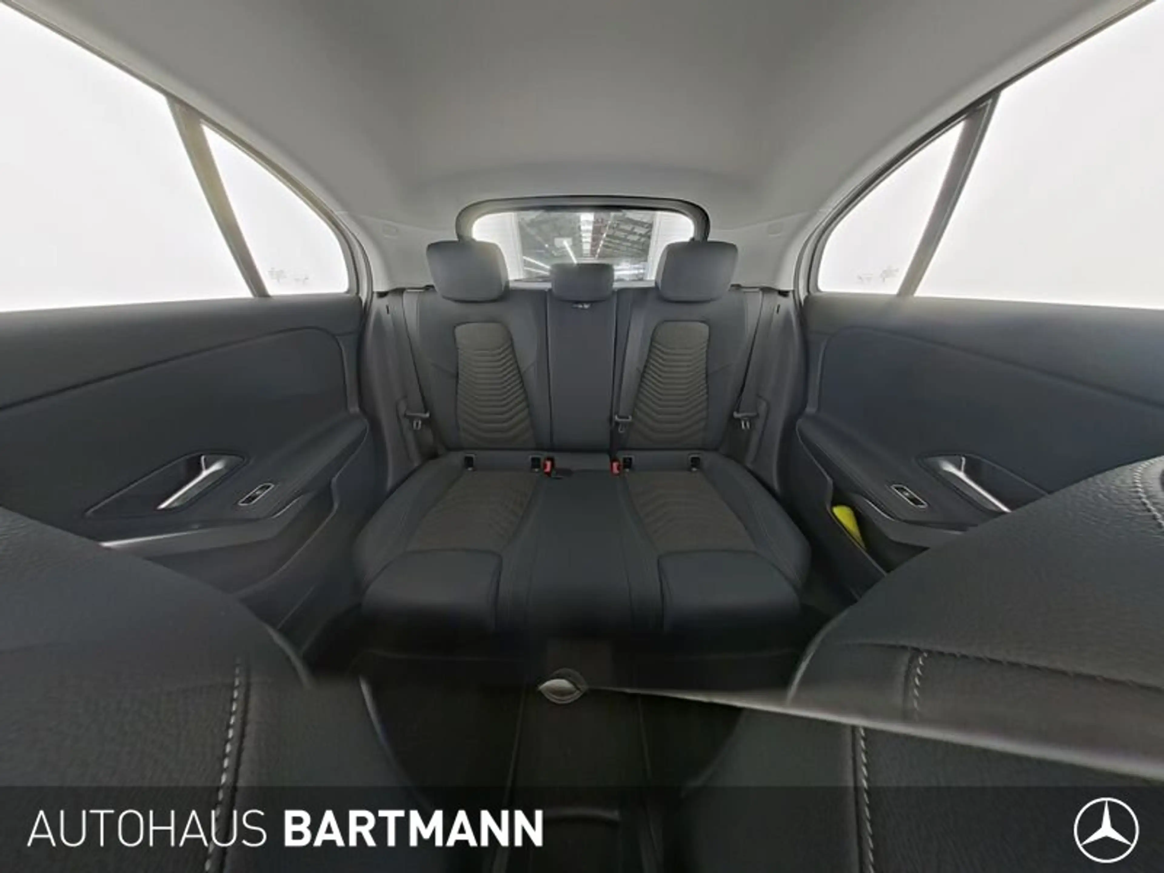 Mercedes-Benz A 180 A 180 JungerStern+PROGRESSIVE KAMERA+LED+SZH+MBUX — photo 10