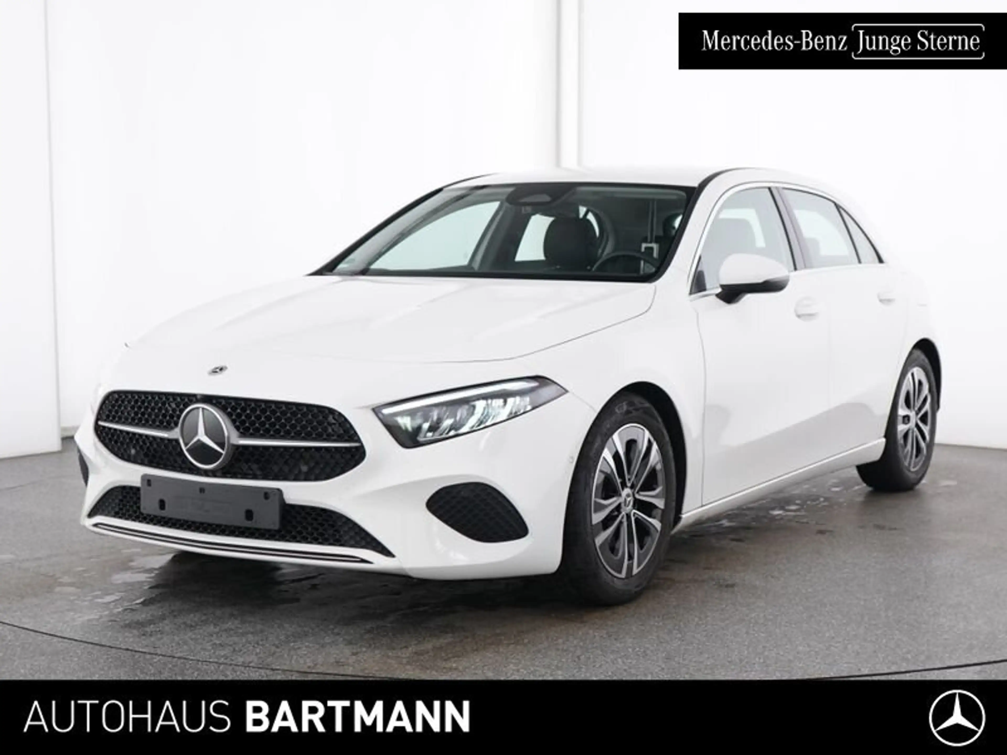 Mercedes-Benz A 180 A 180 JungerStern+PROGRESSIVE KAMERA+LED+SZH+MBUX