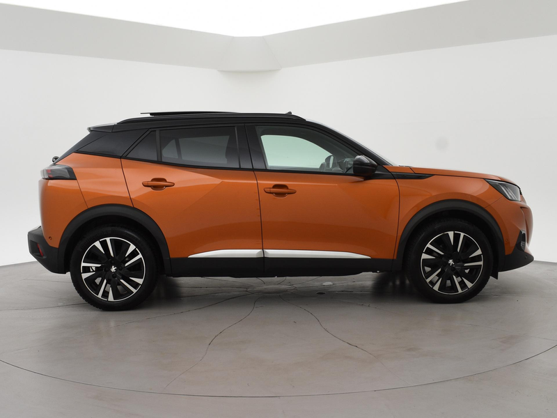 Peugeot e-2008 EV GT PREMIERE + PANORAMA SCHUIFDAK | ADAPTIVE CRU — photo 12