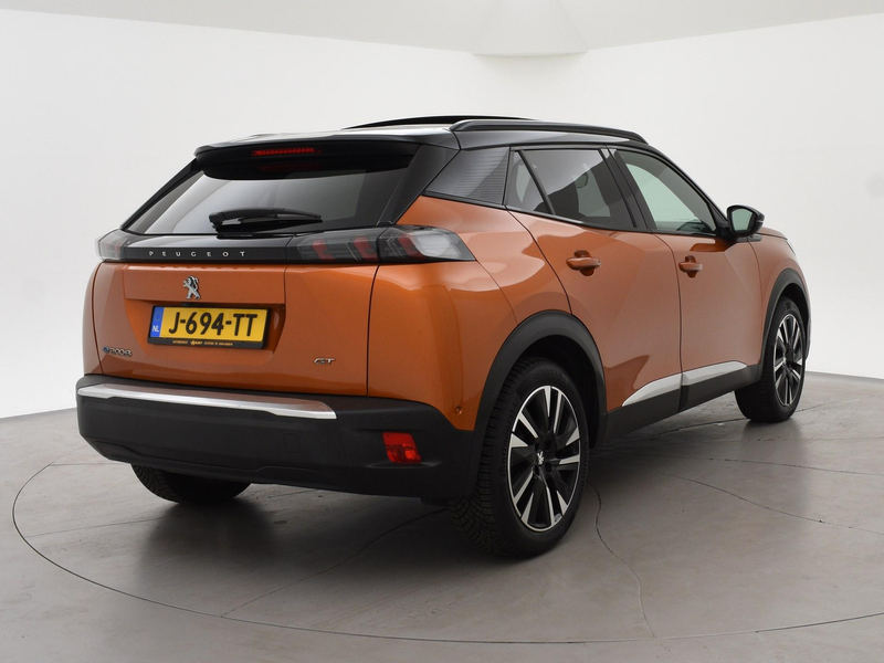 Peugeot e-2008 EV GT PREMIERE + PANORAMA SCHUIFDAK | ADAPTIVE CRU — photo 2