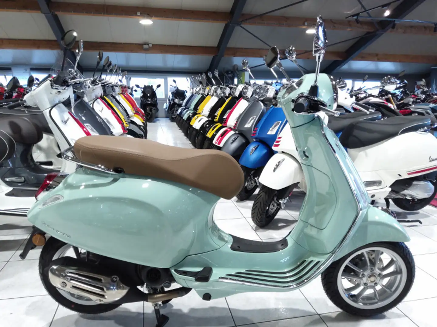 Vespa Primavera 50 VERT MENTHE Zielony - 1