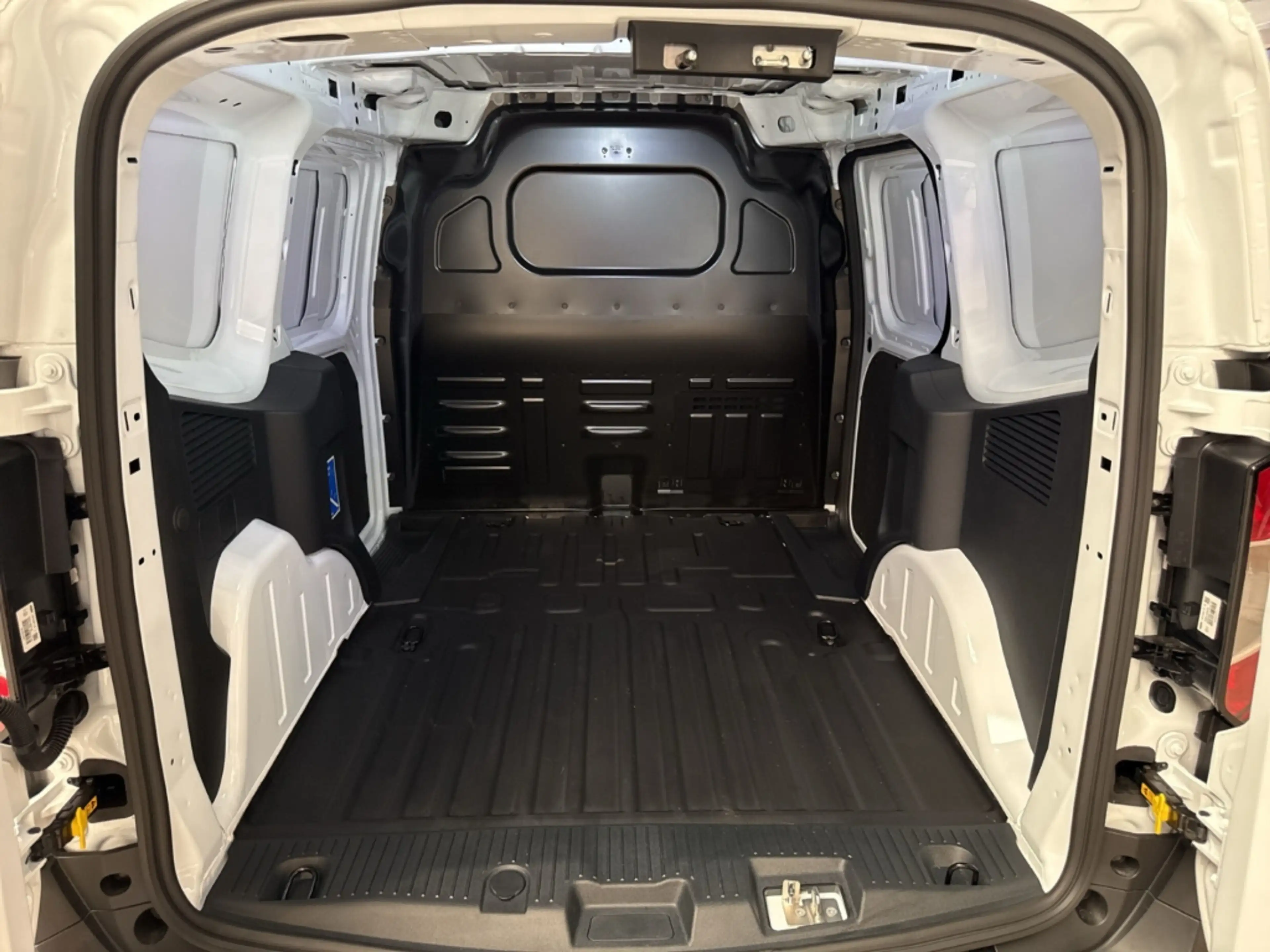 Ford Transit Courier Trend AHK Apple CarPlay Android Auto 0,00 % FINANZ — photo 15
