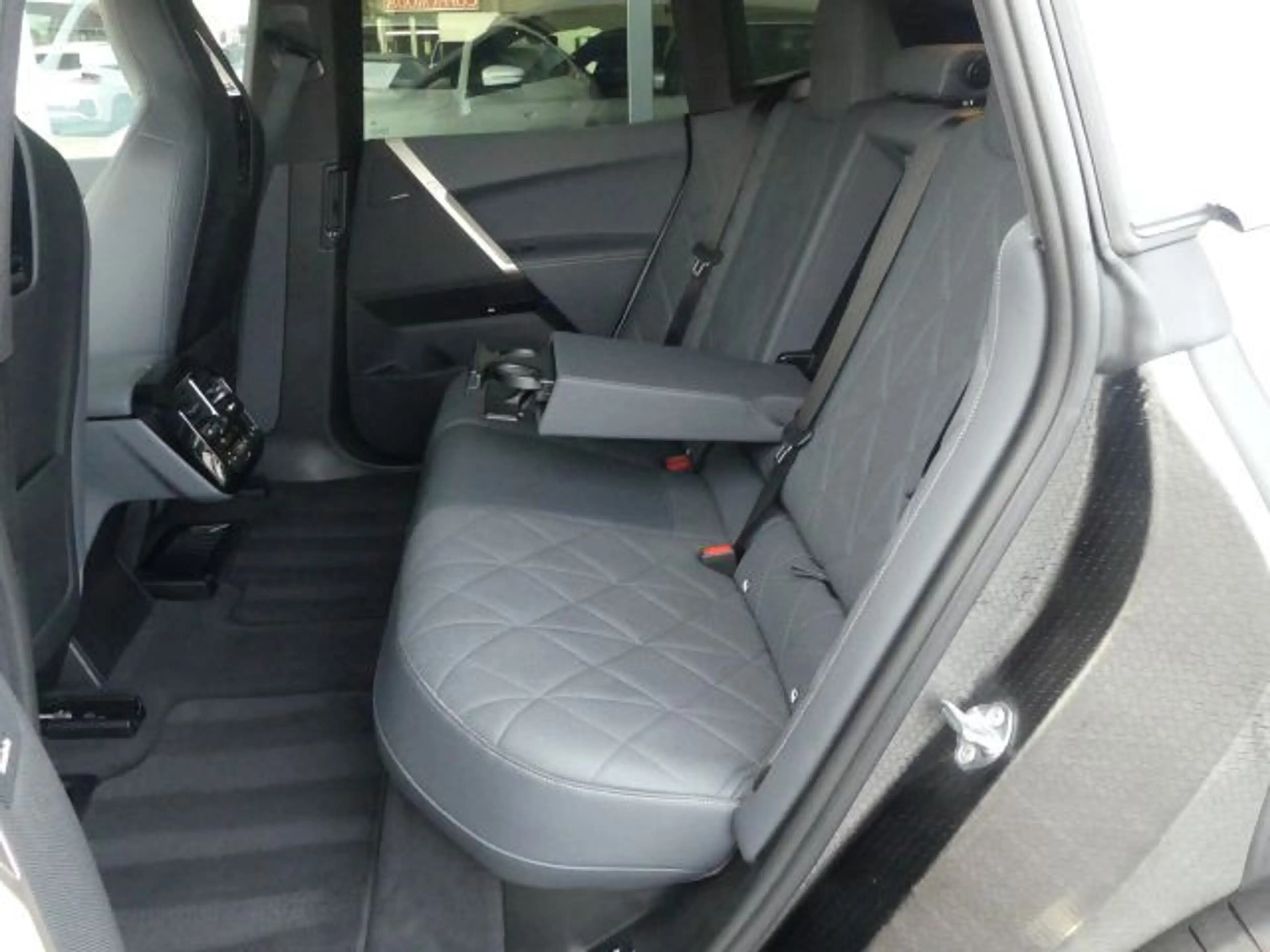BMW iX xDrive50 Sportpak.AHK°LASER°PANO°22-Massage — photo 9