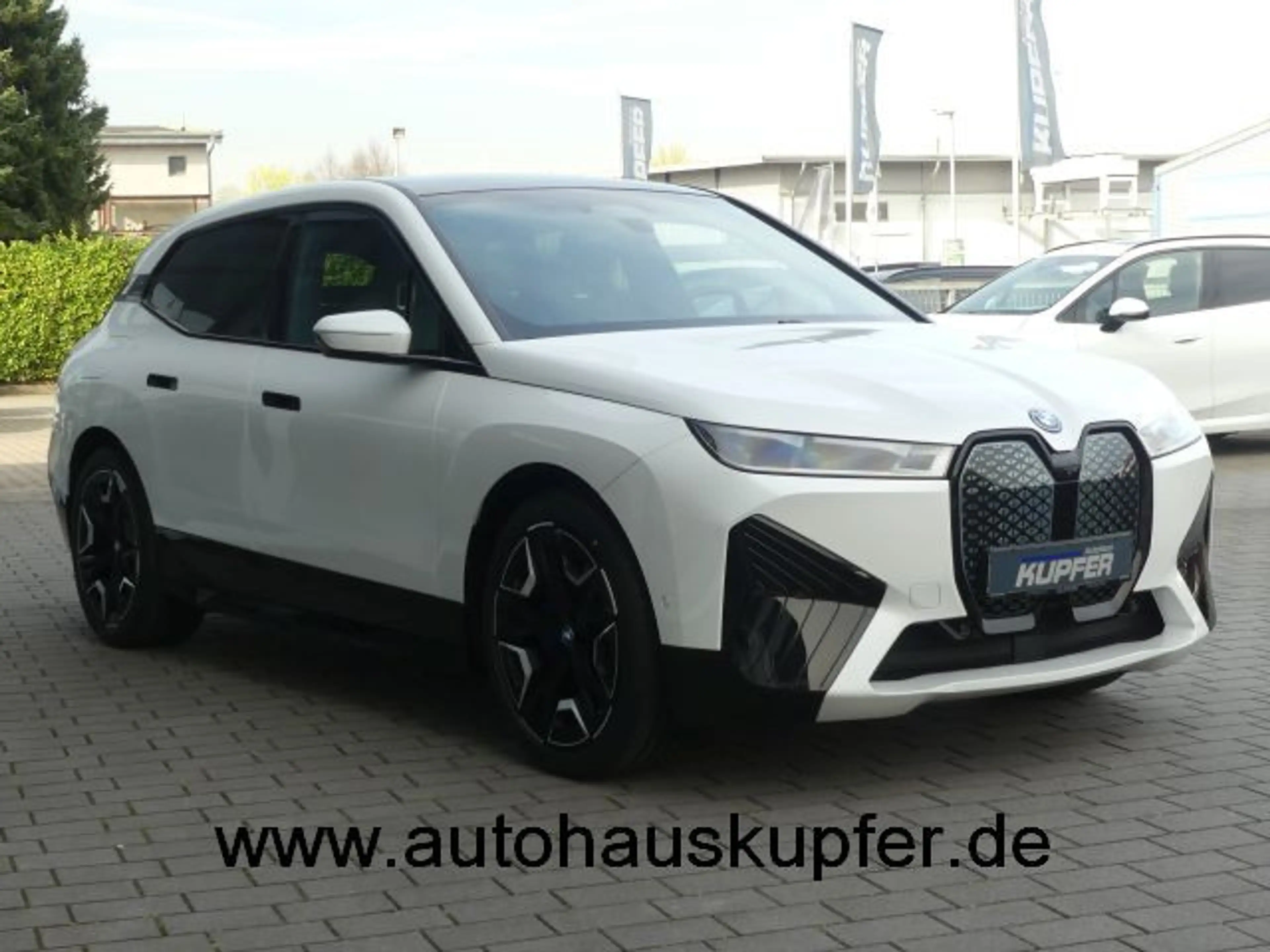 BMW iX xDrive50 Sportpak.AHK°LASER°PANO°22-Massage — photo 2