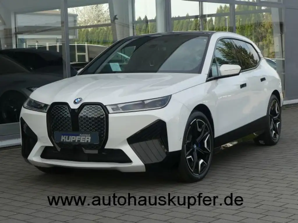 BMW iX