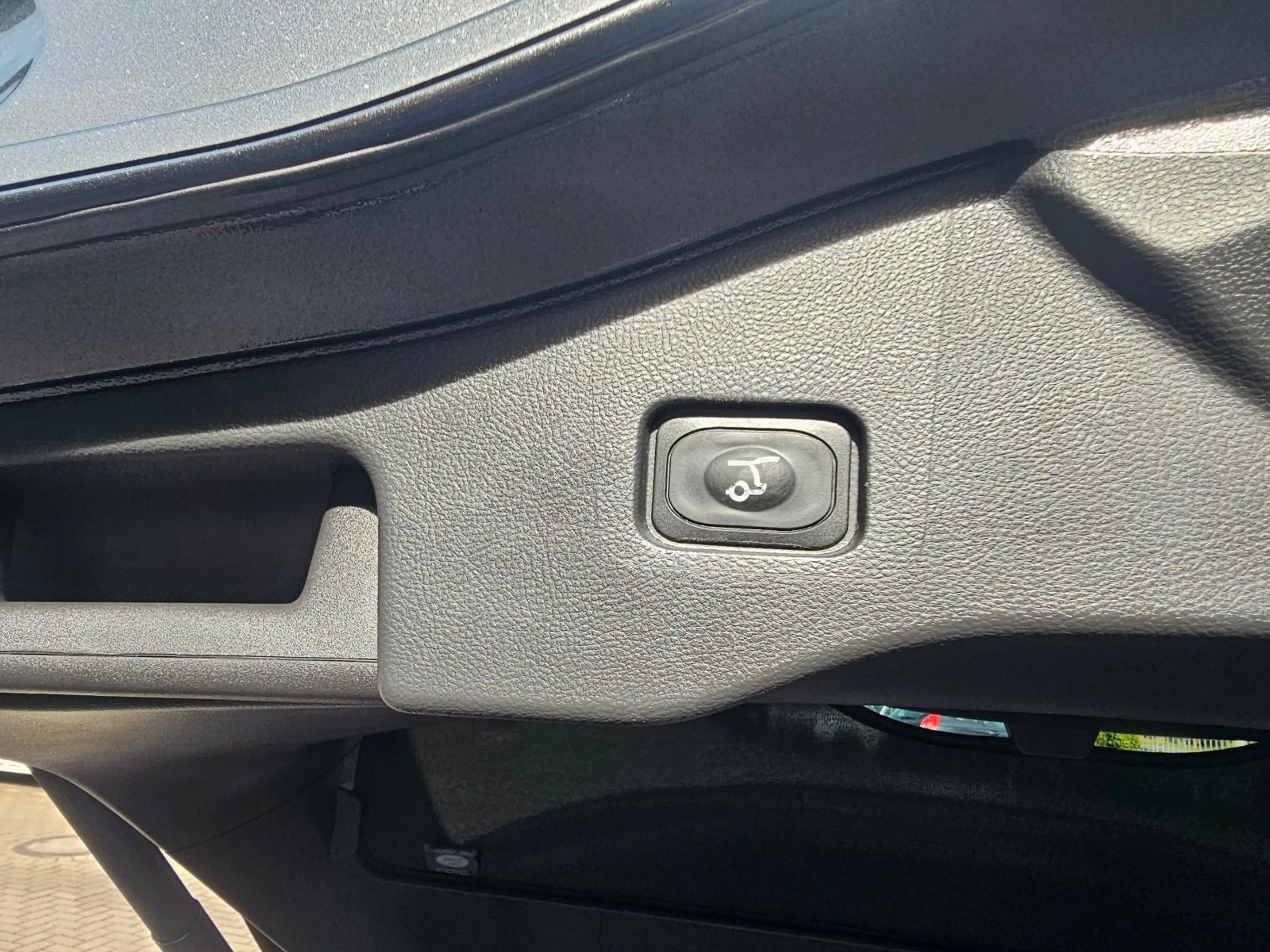Ford Mondeo 1,5EcoBoost ST-Line Navi*LED*Winterpaket — photo 10